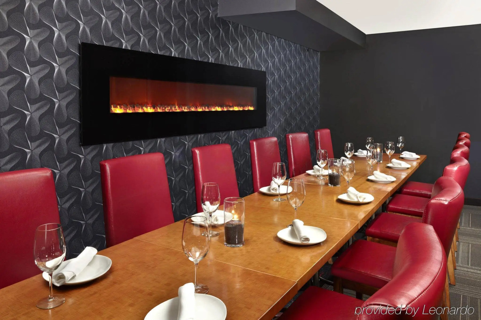 Four Points by Sheraton Hotel & Suites Calgary West