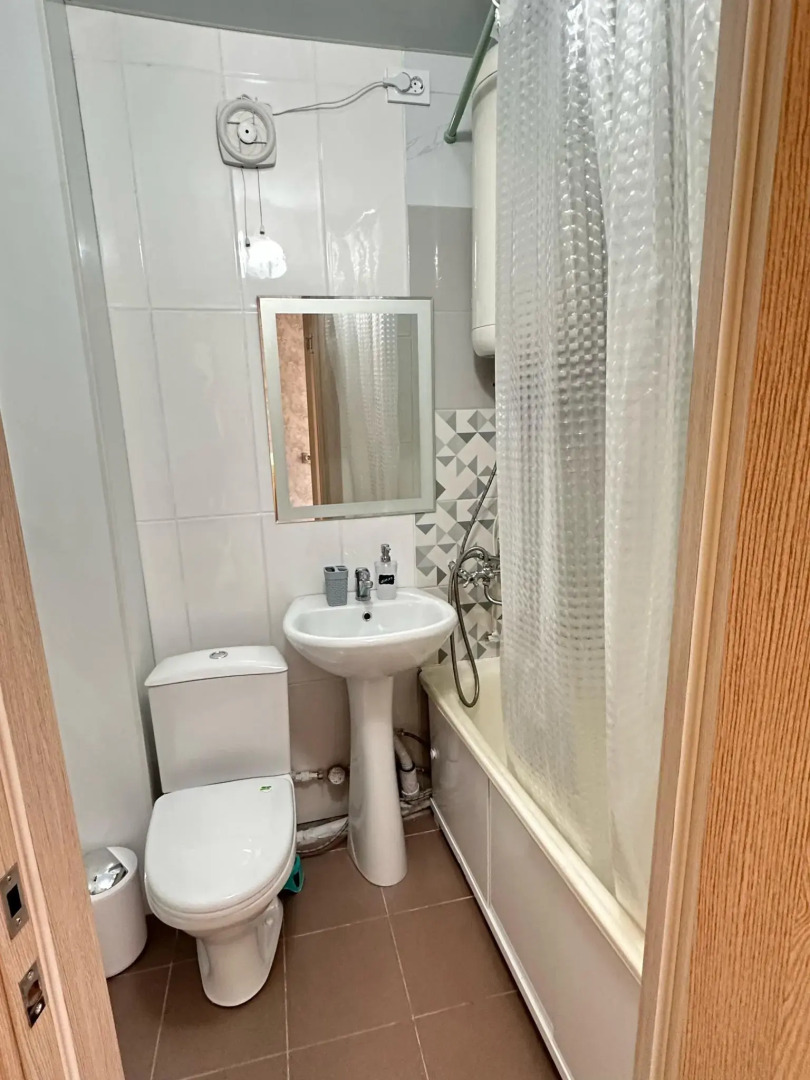 Ideal Apartment (Идеал Апартмент) на улице Первостроителей 1