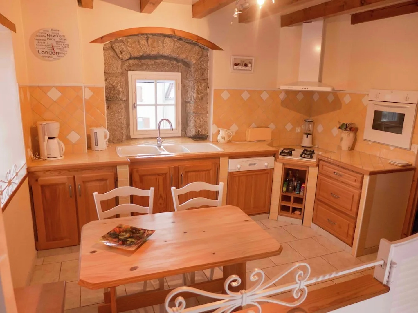 Beautiful Holiday Home in Saugues near Forest