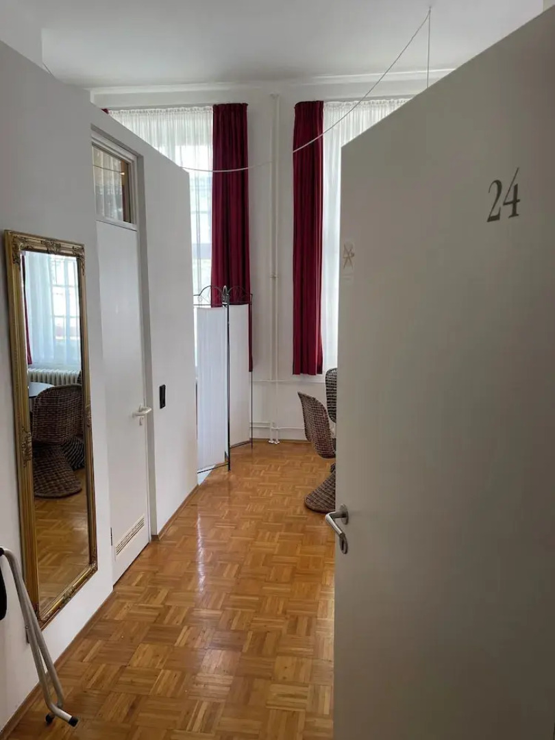 WHLIVING - Apartments & Studios