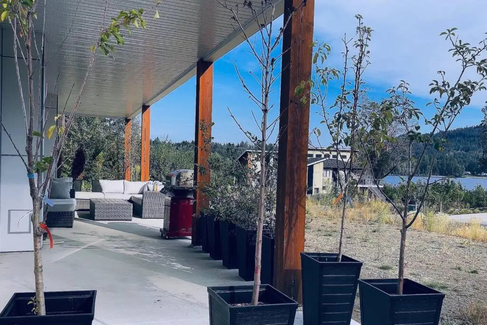 Gorgeous 3 bedroom lake house Suite!