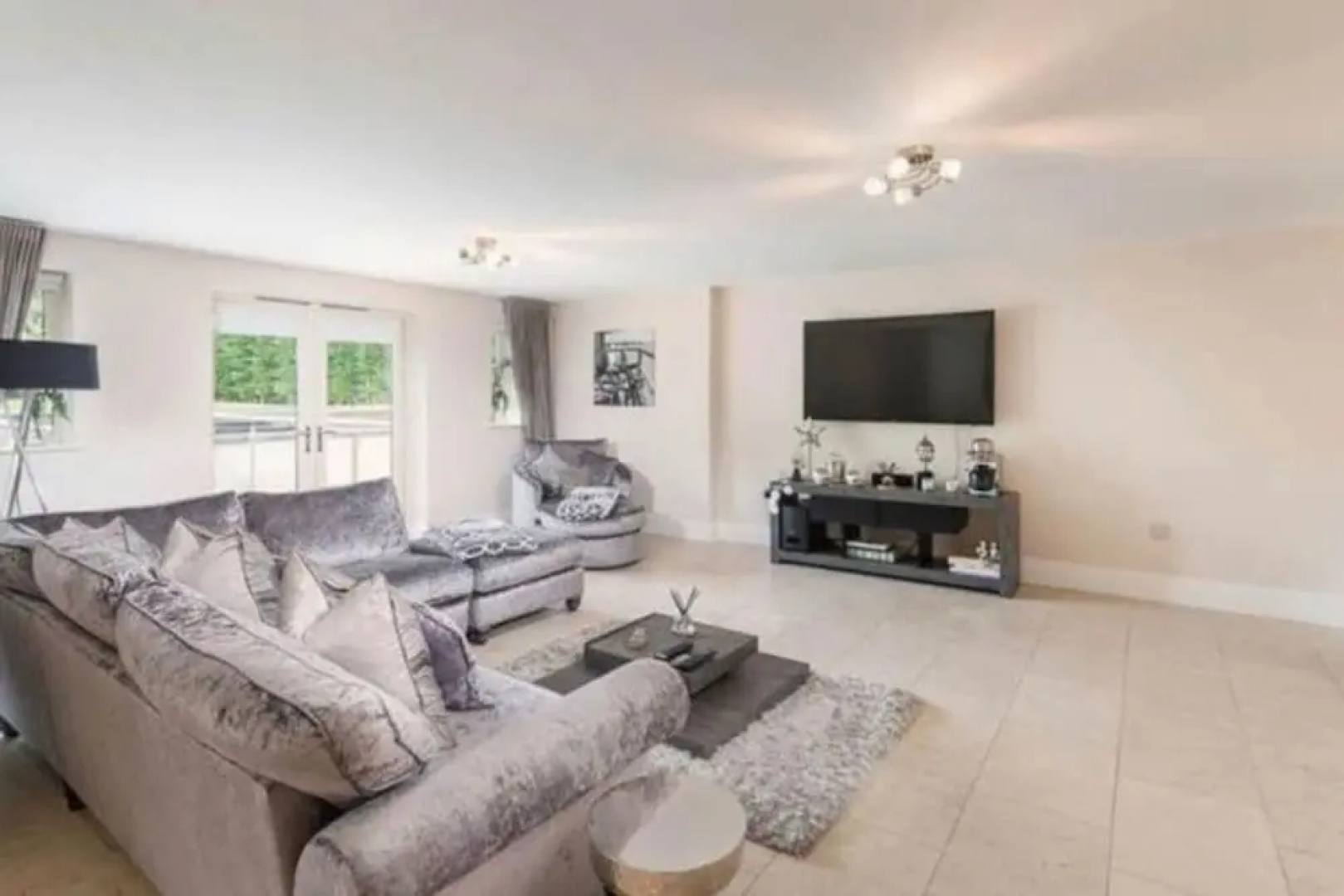 Mono Luxe Villa in Newcastle Upon Tyne