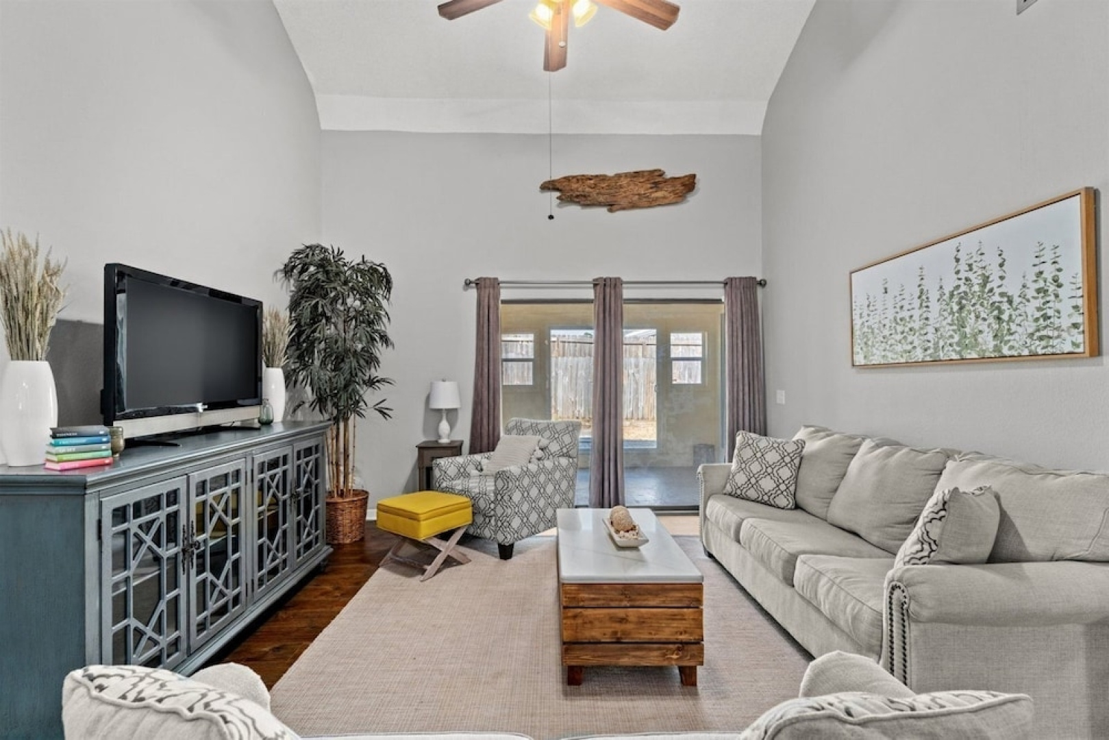 8516 North Lagoon Dr