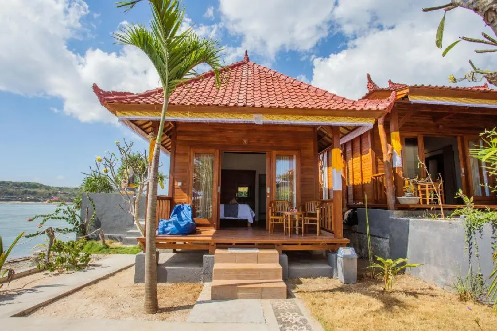 Nusa Veranda Sunset Villas & Restaurant