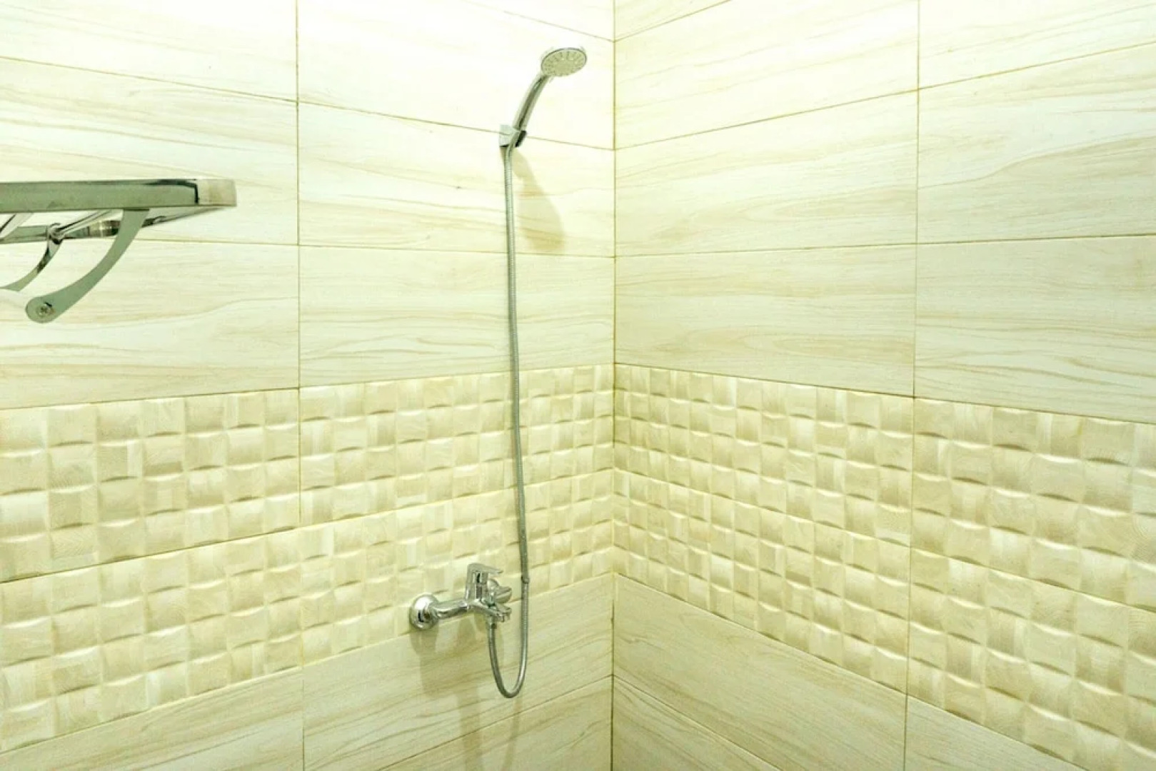 RedDoorz near Benteng Van Den Bosch