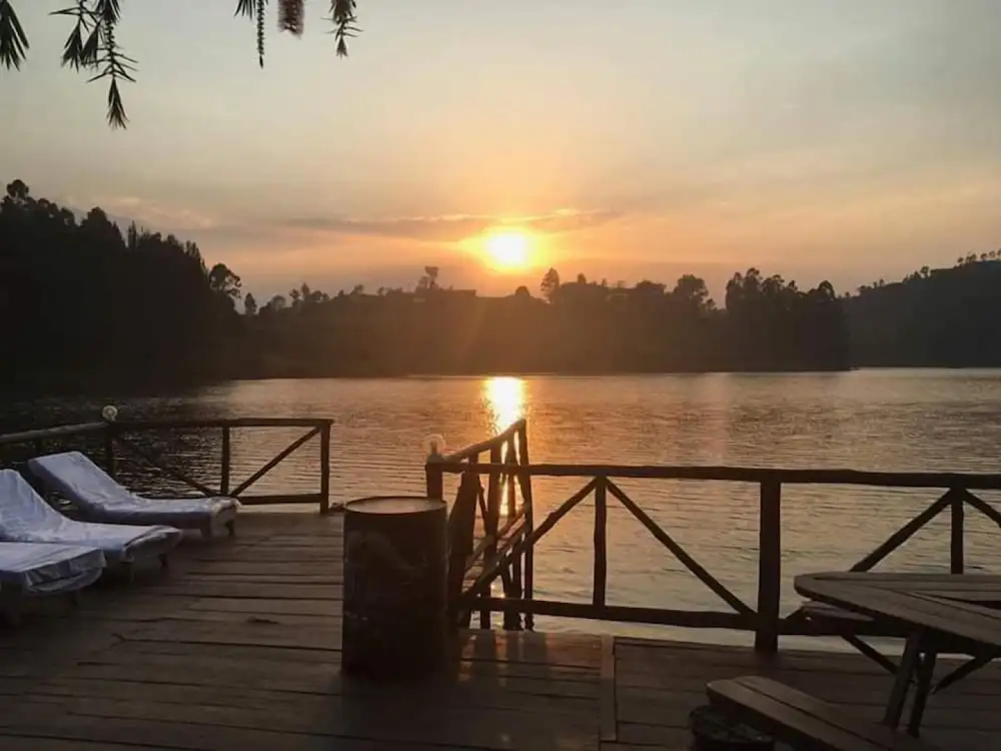 Bunyonyi Safaris Resort