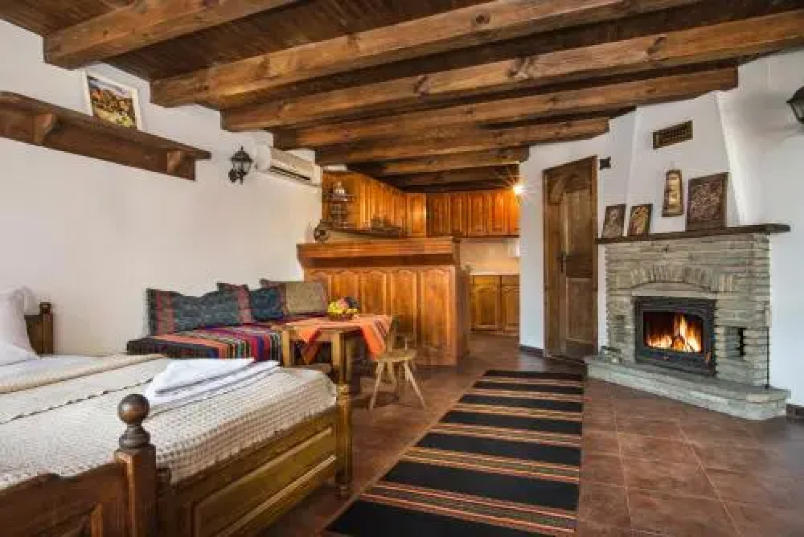 Kostadinovi Kashti Complex