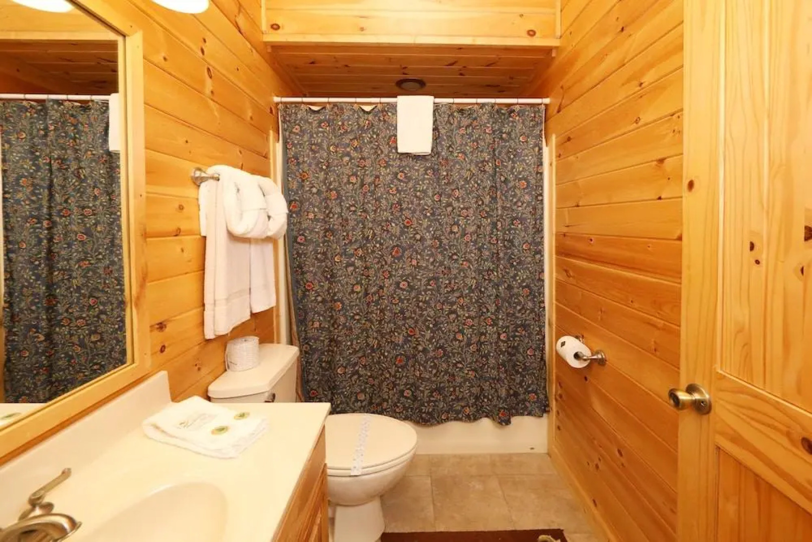 Grampy Camp Lodge at Gatlinburg