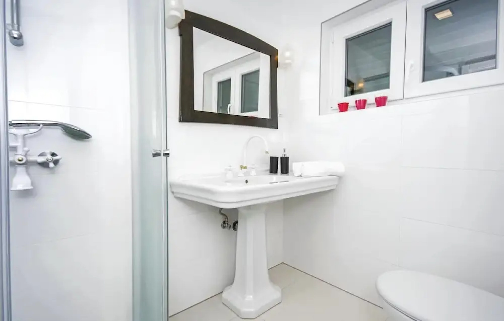 Nice Home in Brela with Hot Tub, WiFi & 4 Bedrooms