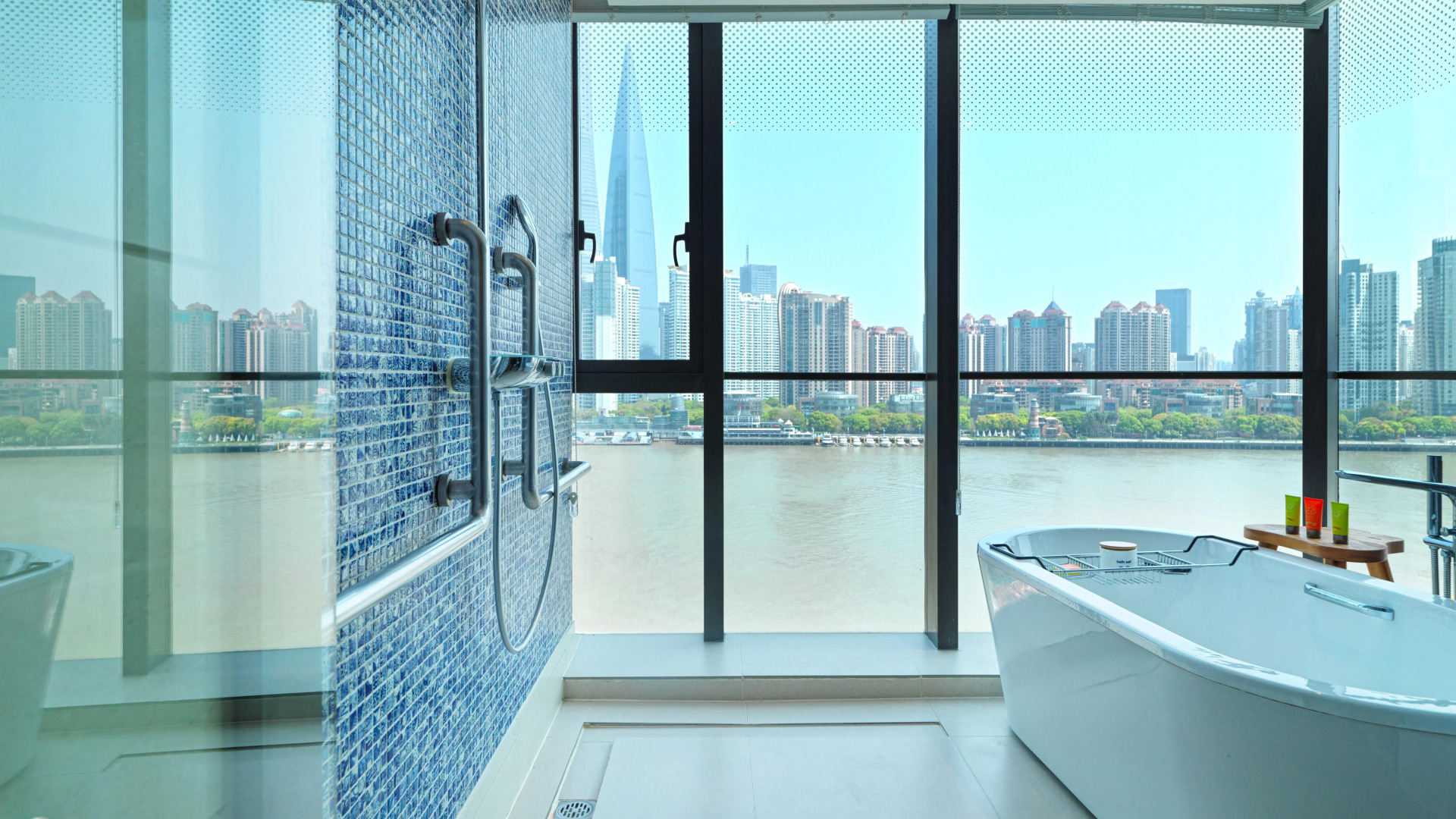 Hotel Indigo Shanghai on The Bund by IHG