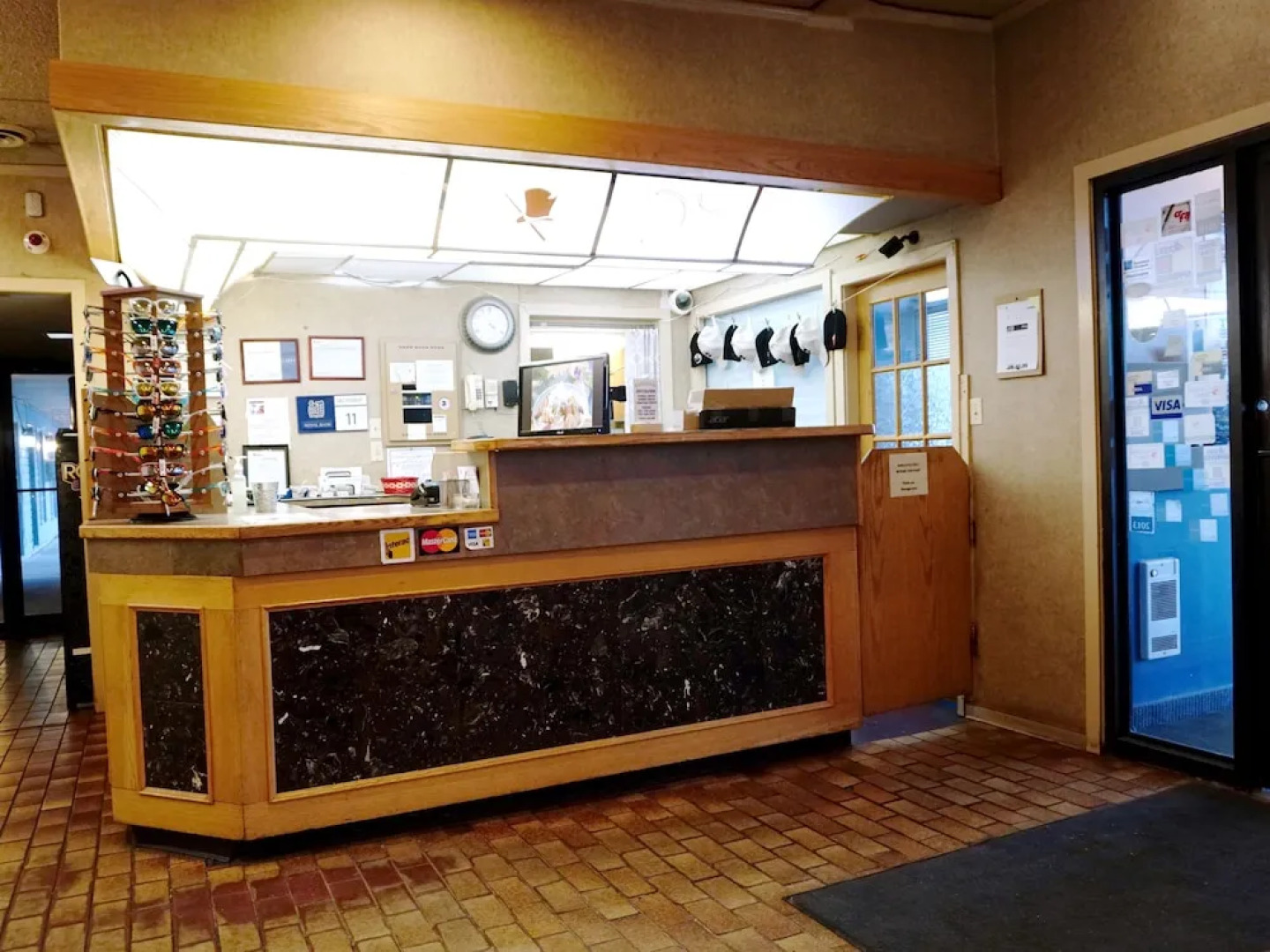 The Ritz Cafe and Motor Inn