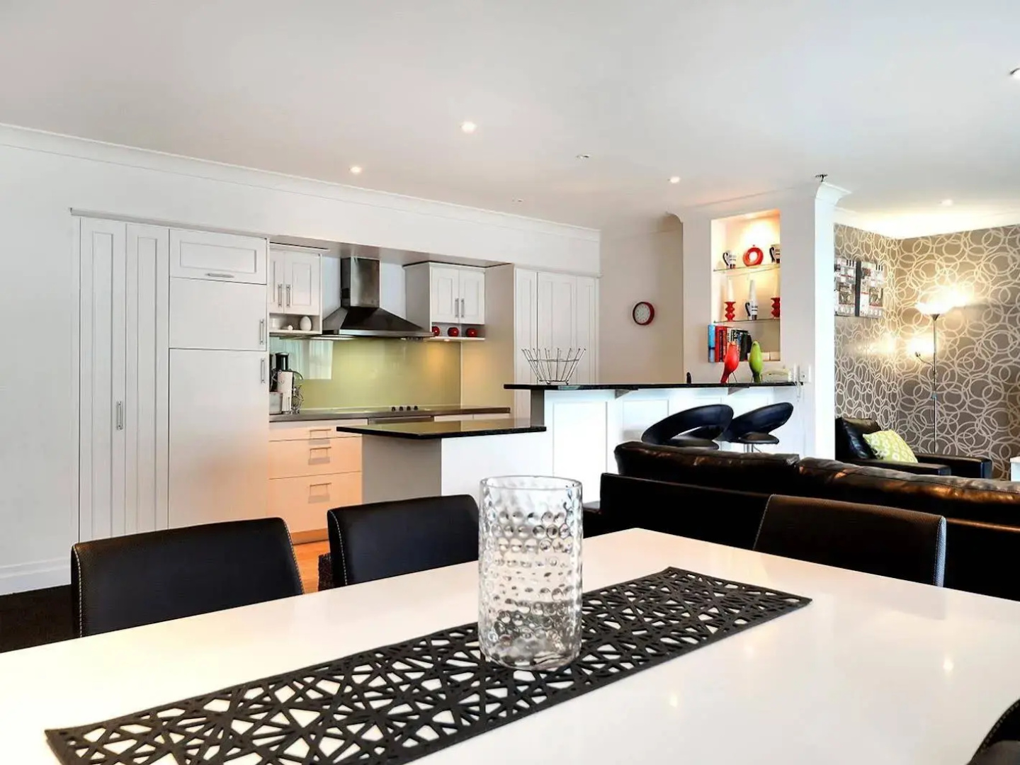 Sea View Princes Wharf Apartments