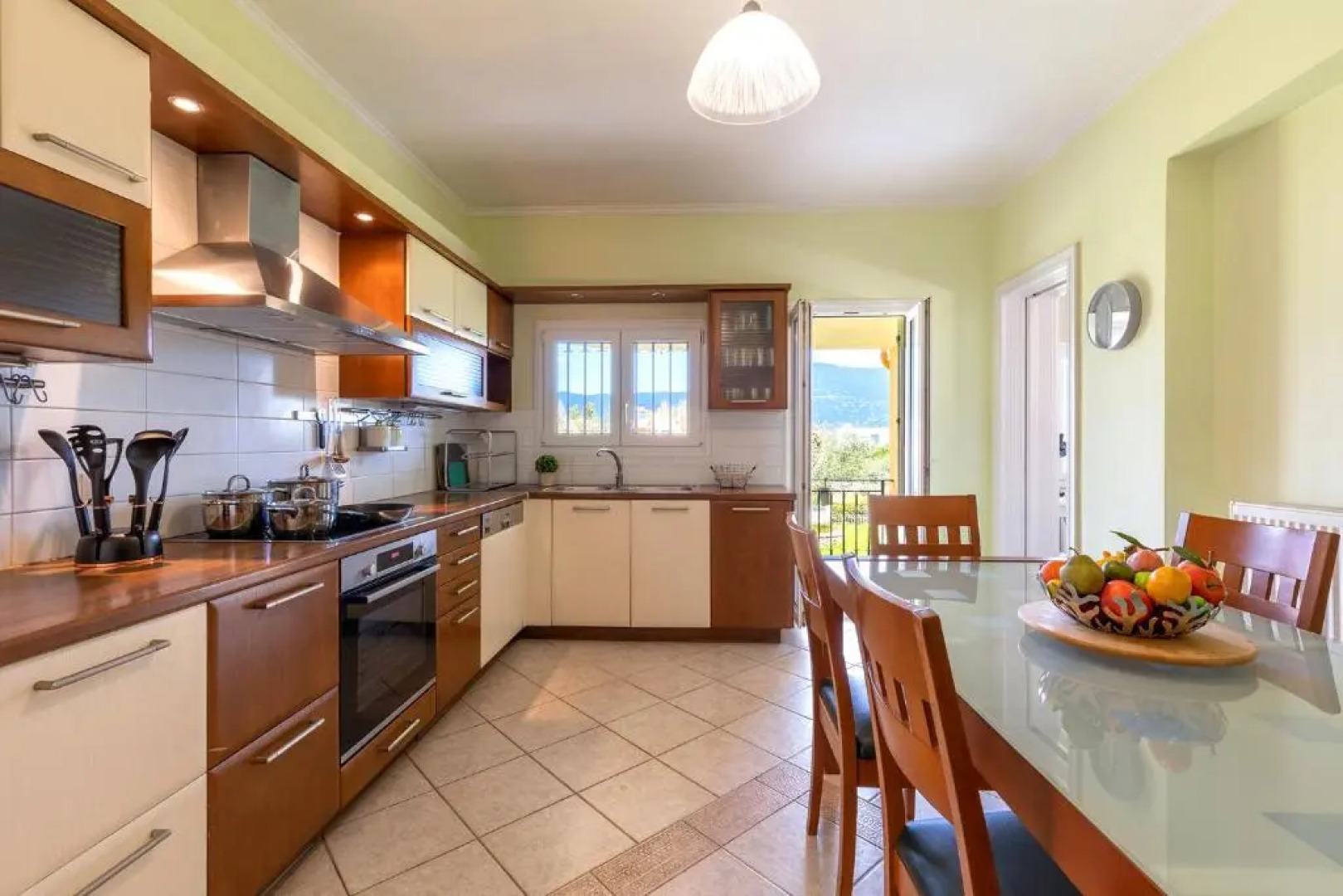 Spyrelia 4BD Villa with 2BD Guesthouse by Konnect, Private Pool & Outdoor Jacuzzi included