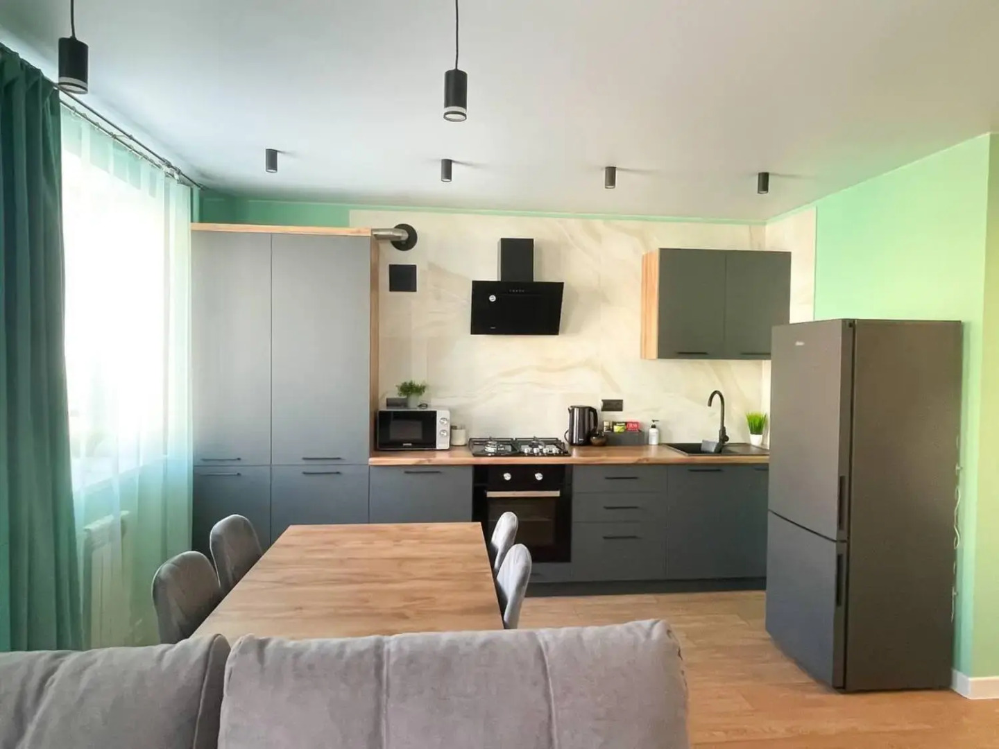 Апартаменты на улице Евгения Золотухина 31