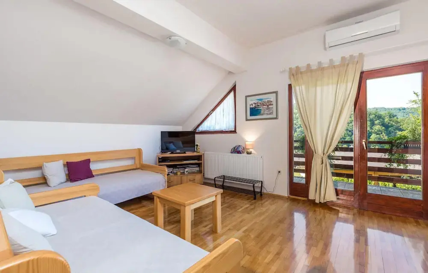 Stunning Home in Slunj With 3 Bedrooms, Wifi and Outdoor Swimming Pool