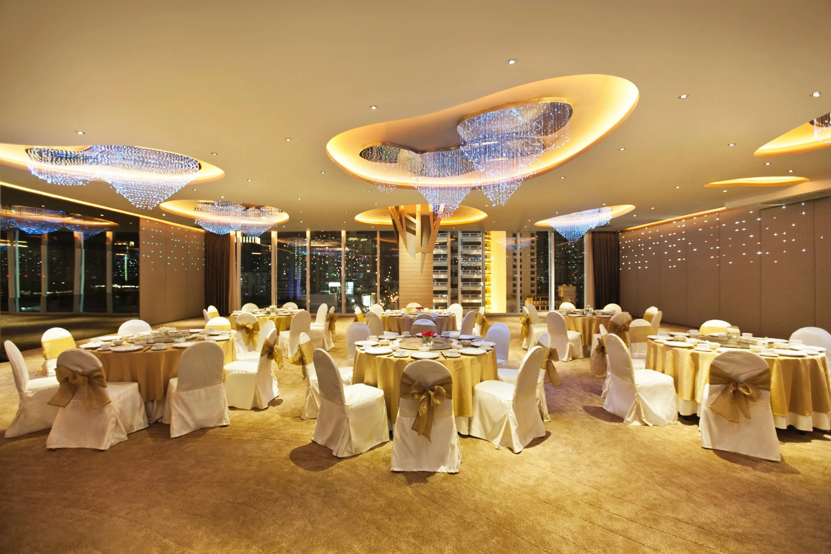 VELA Dhi GLOW Pratunam