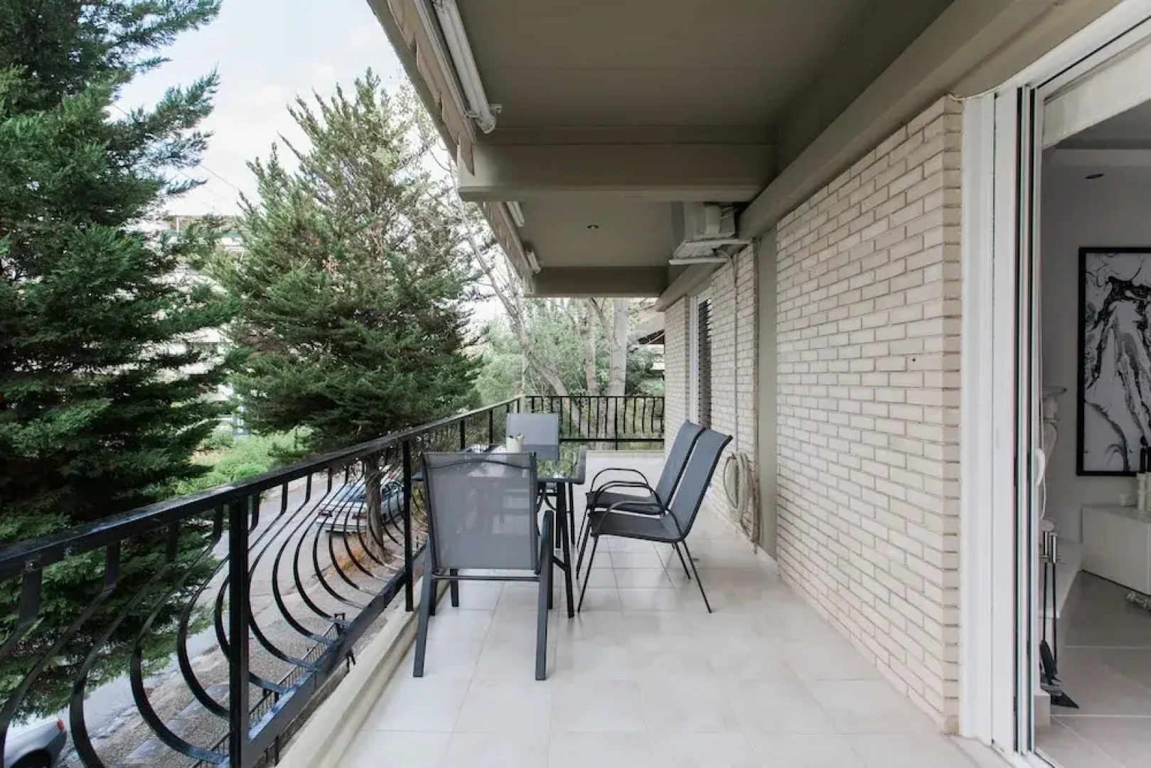 UPSTREET Modernized & Spacious 2BD Apartment in Chalandri