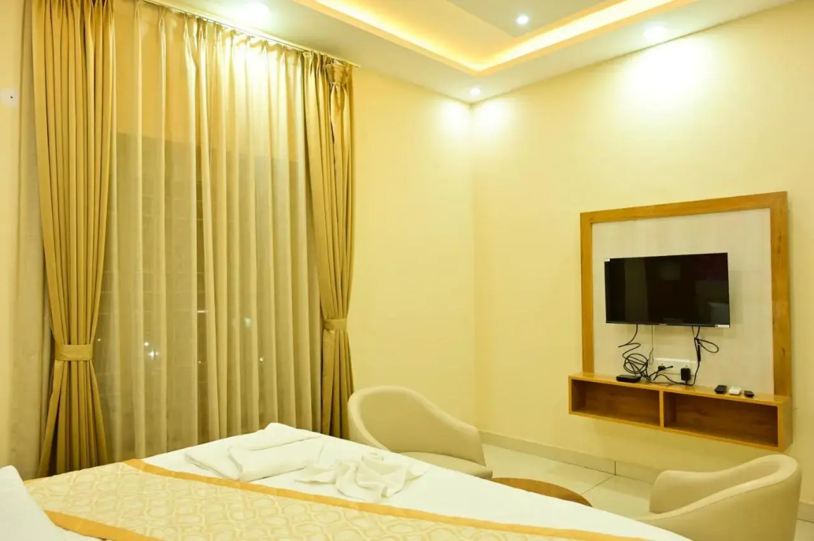 The Waves Hotel Sarjapura