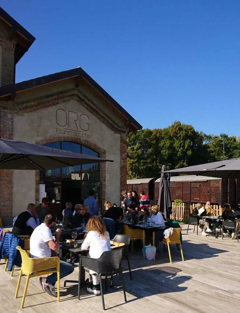 Smart Rooms & Restaurant