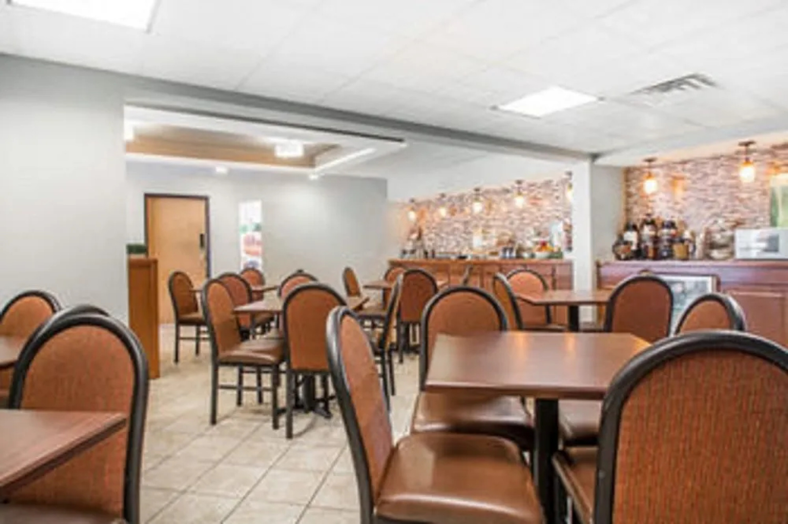 Econo Lodge South