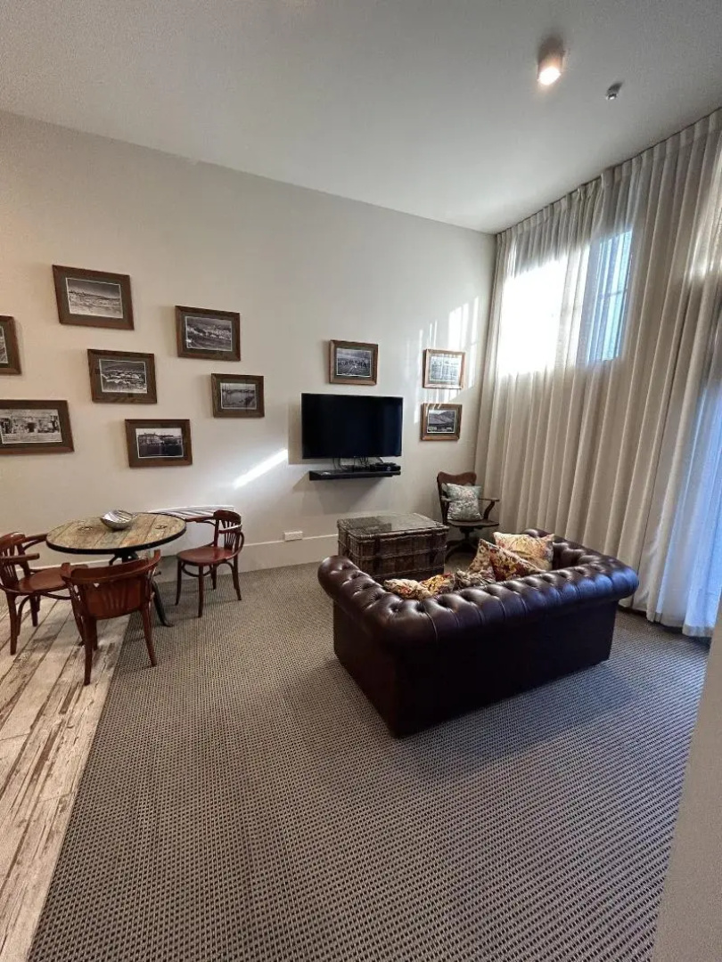 Poshtel