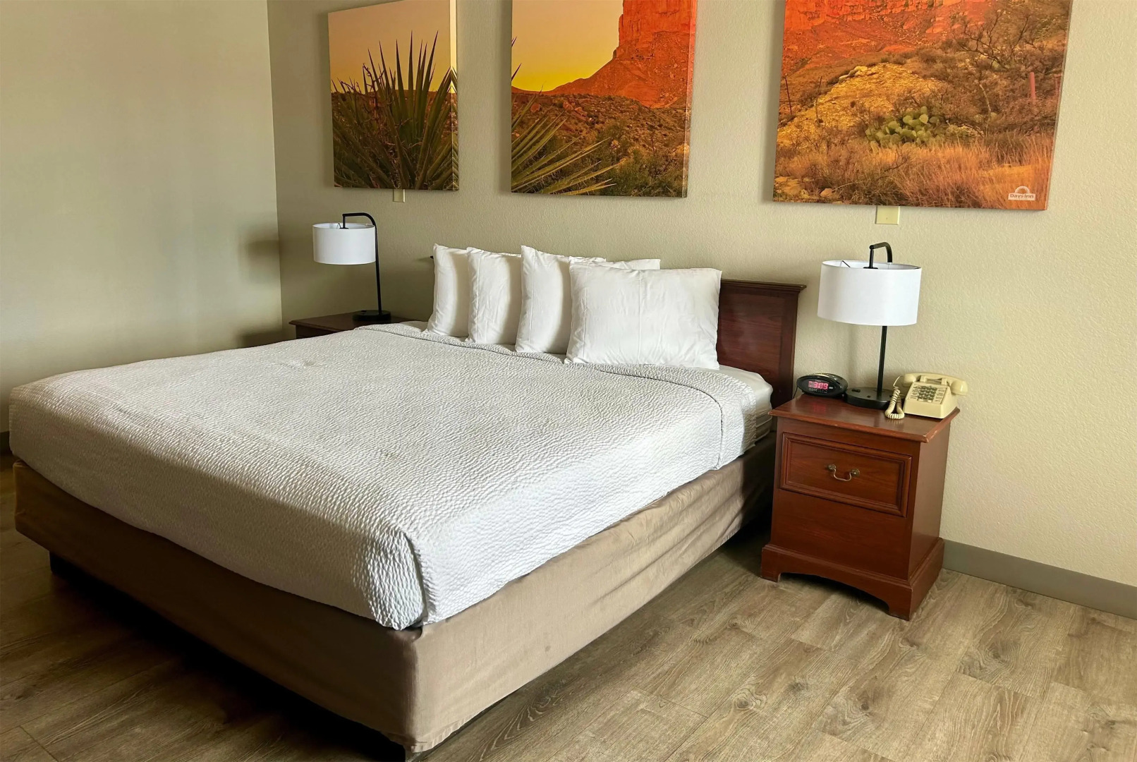 Days Inn by Wyndham Kingman West