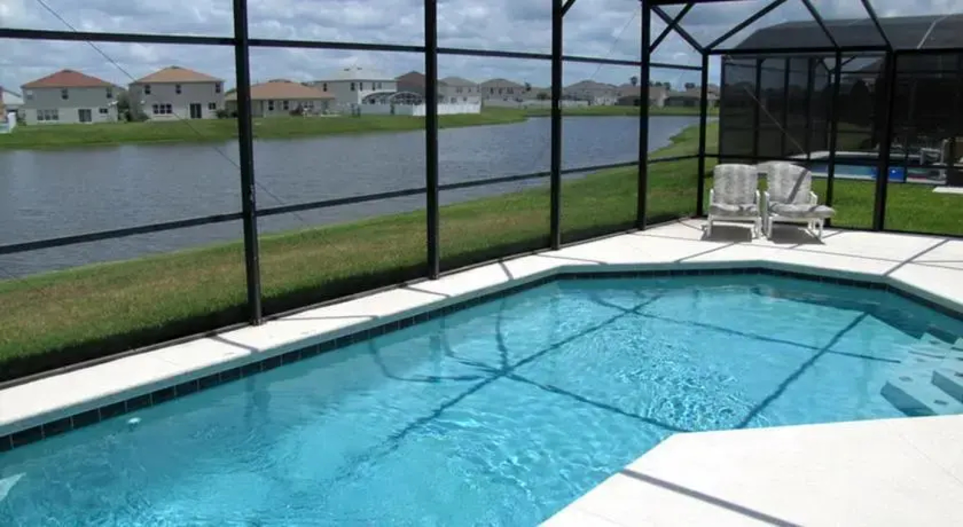 Four Bedroom House in Windsor Park by CFL Vacations