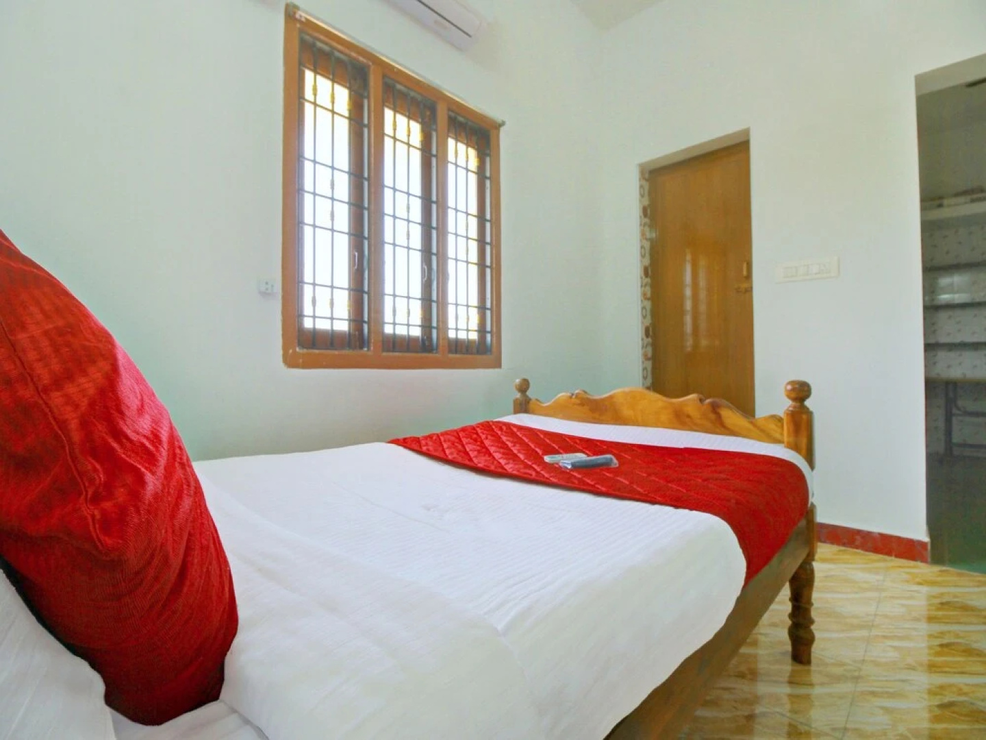 OYO 12136 Home Serene 1BHK Aurovile Beach