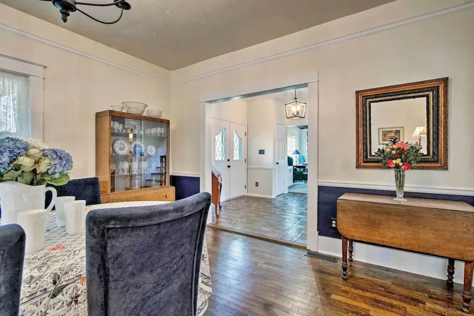 Remodeled Historic Farmhouse ~ 20 Mi to KC!