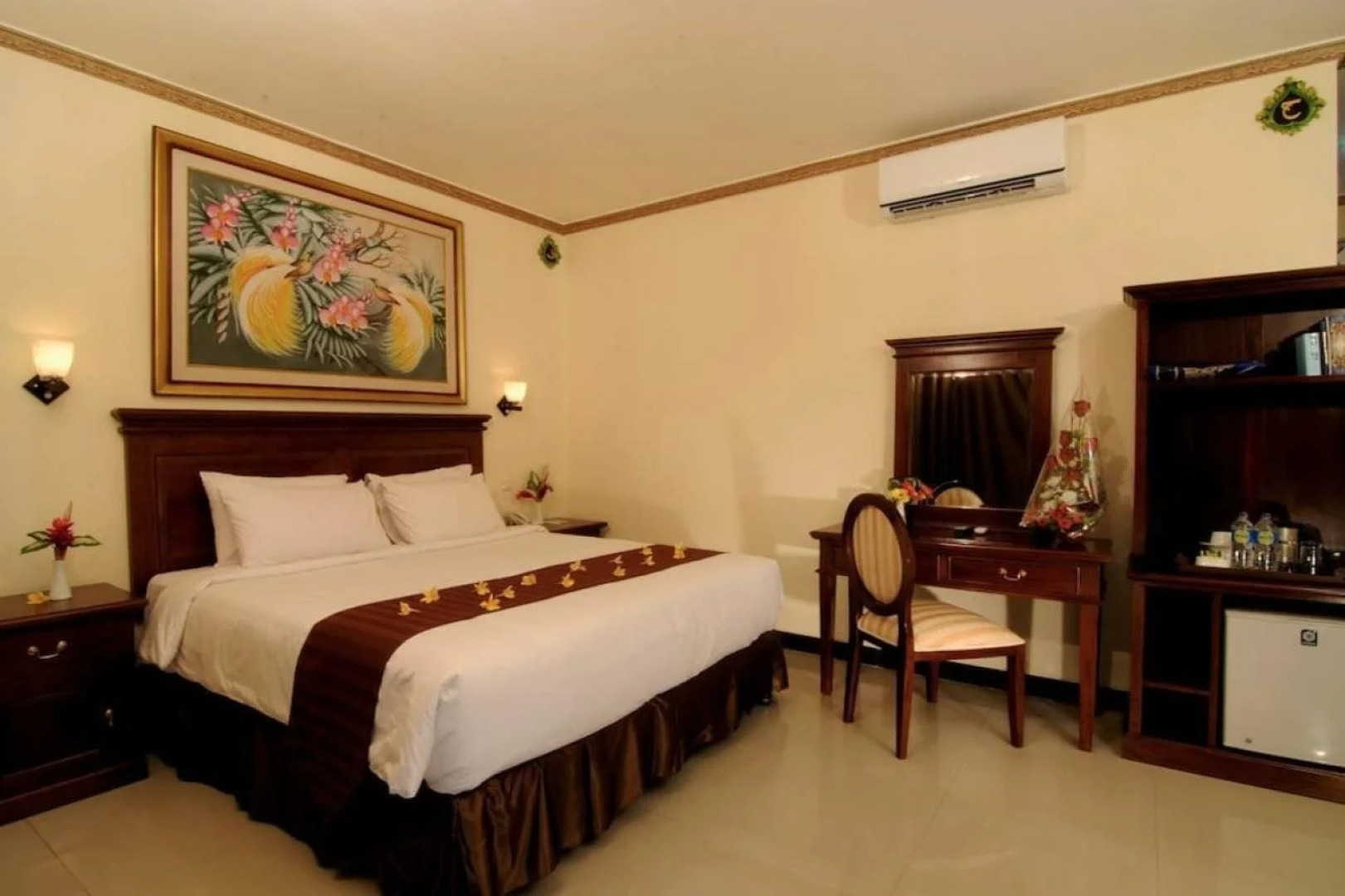 Yusro Hotel Restaurant & Convention