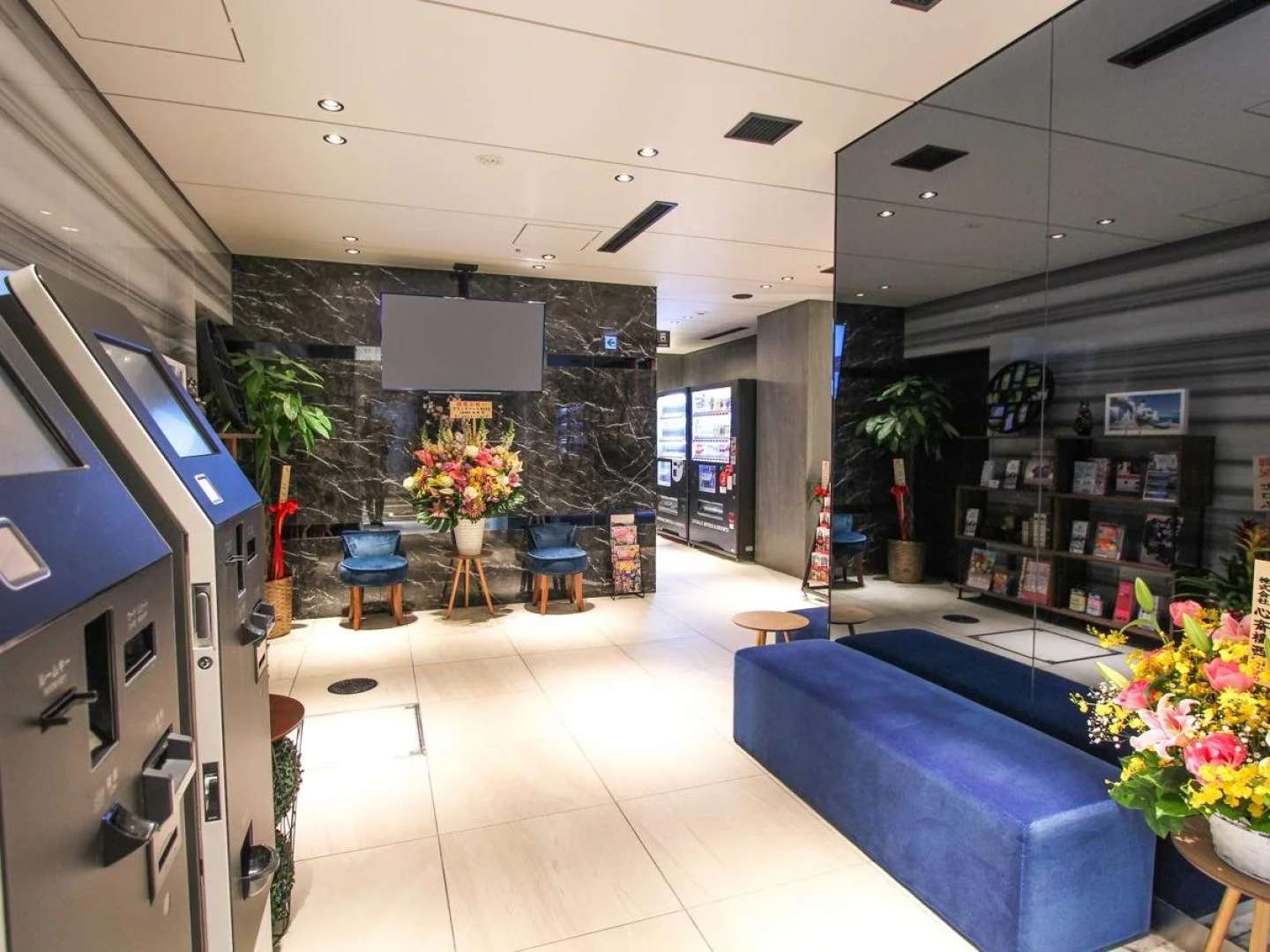 Hotel LiVEMAX Osaka Honmachi