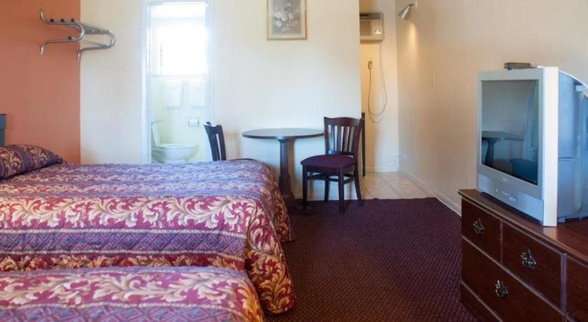 Nassau Holiday Motel