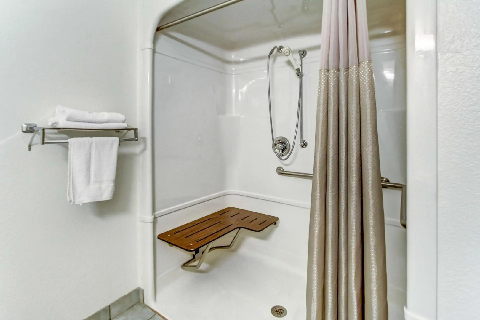 Motel 6 Medina, OH - Cleveland