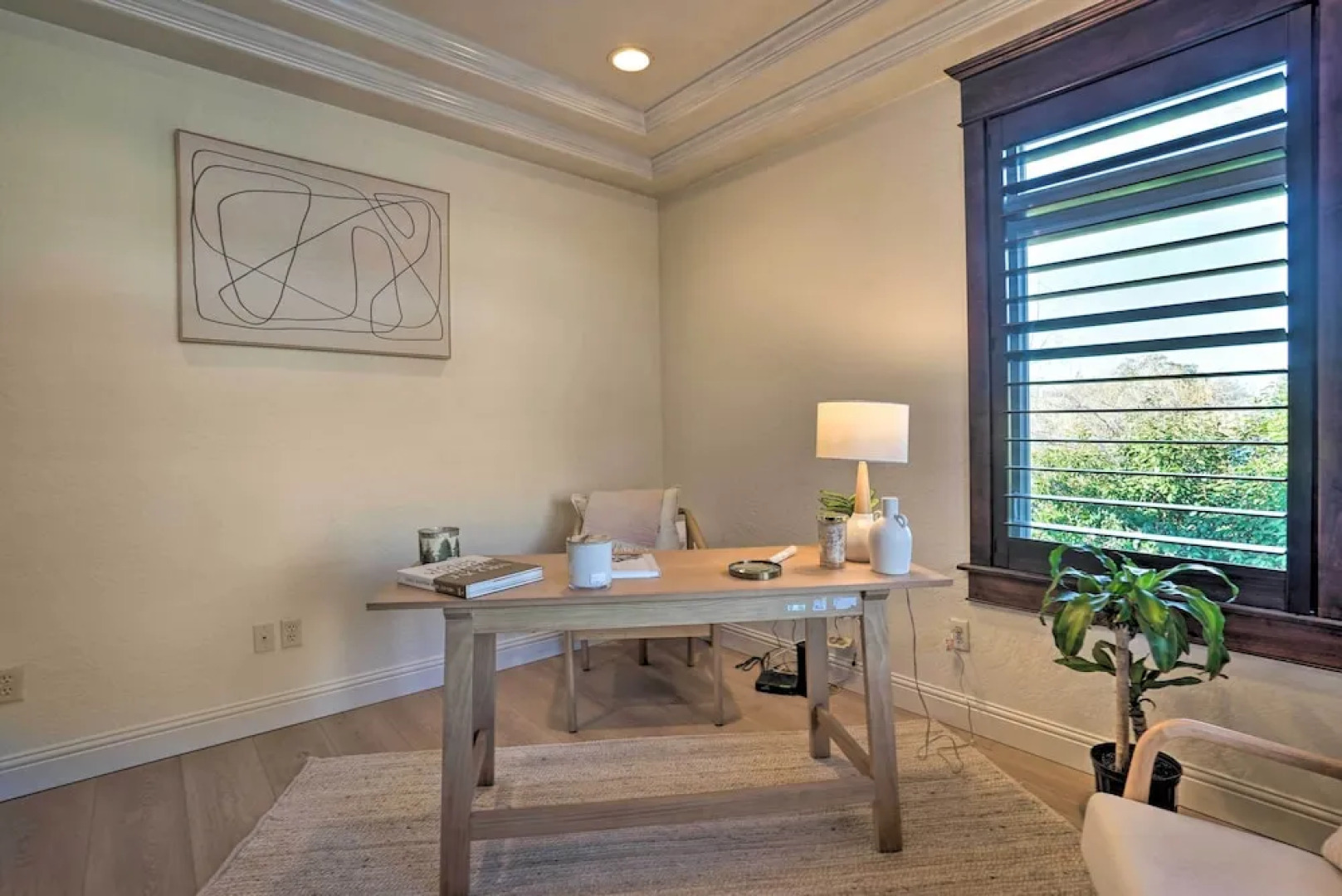 Luxe Getaway w/ Riverfront Views in Grants Pass!