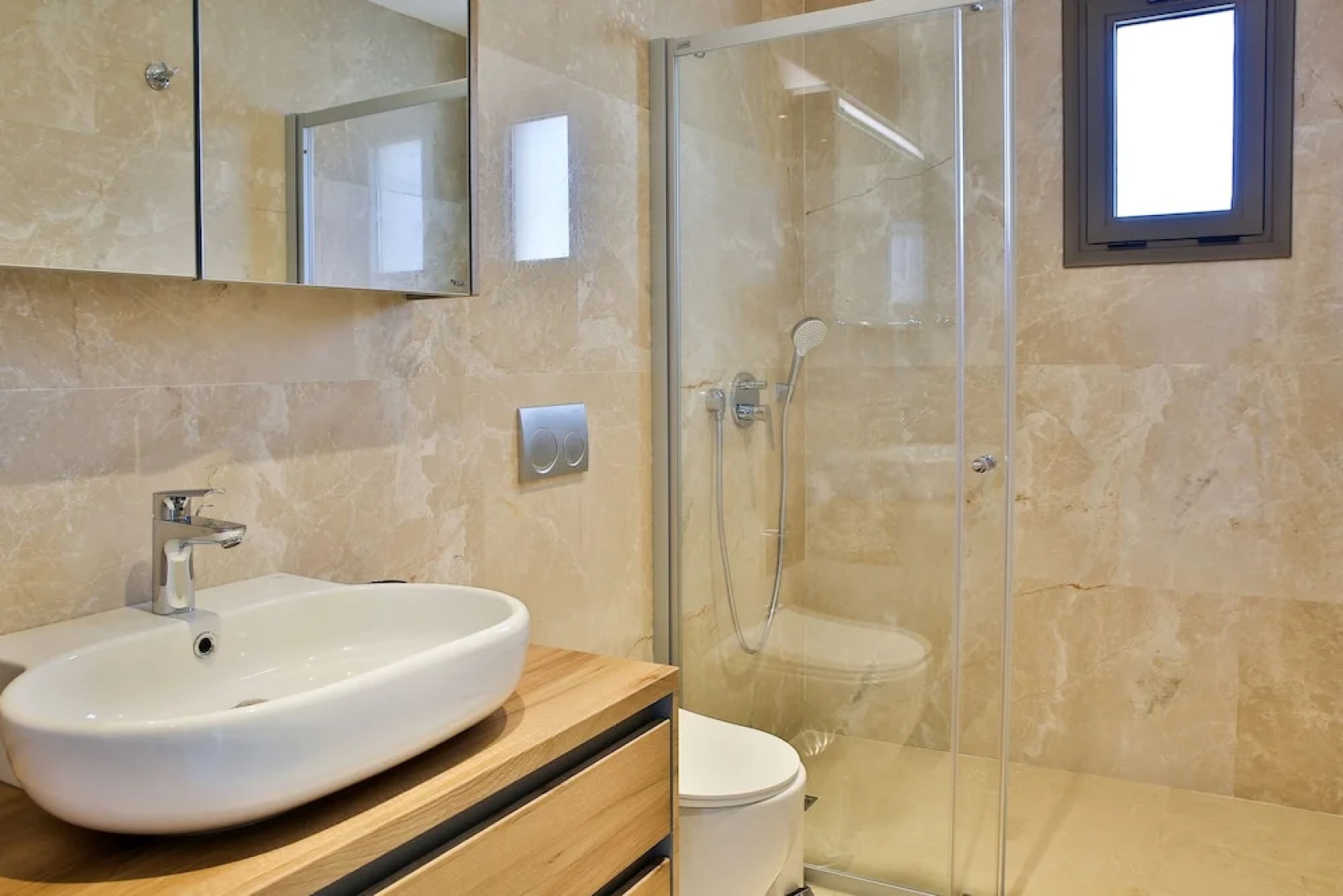 Important Group Villa Green