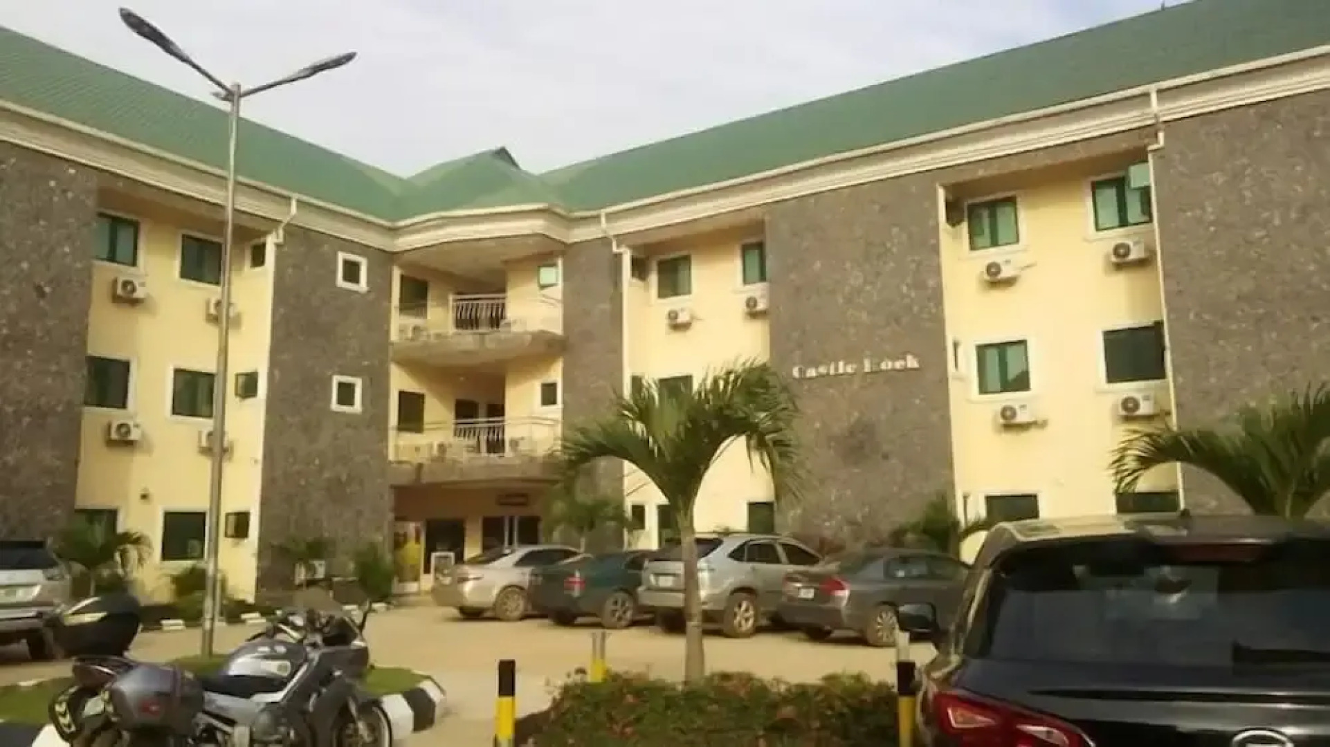 Rolak Hotel and Suites