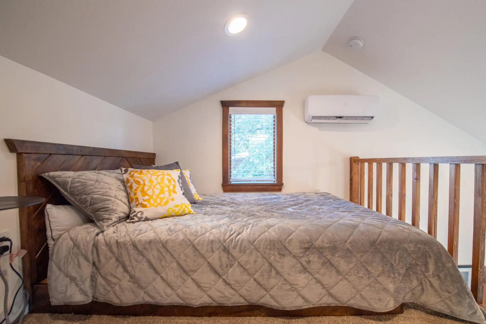 The Goldfinch Cabin (15 MIN to Magnolia & Baylor)