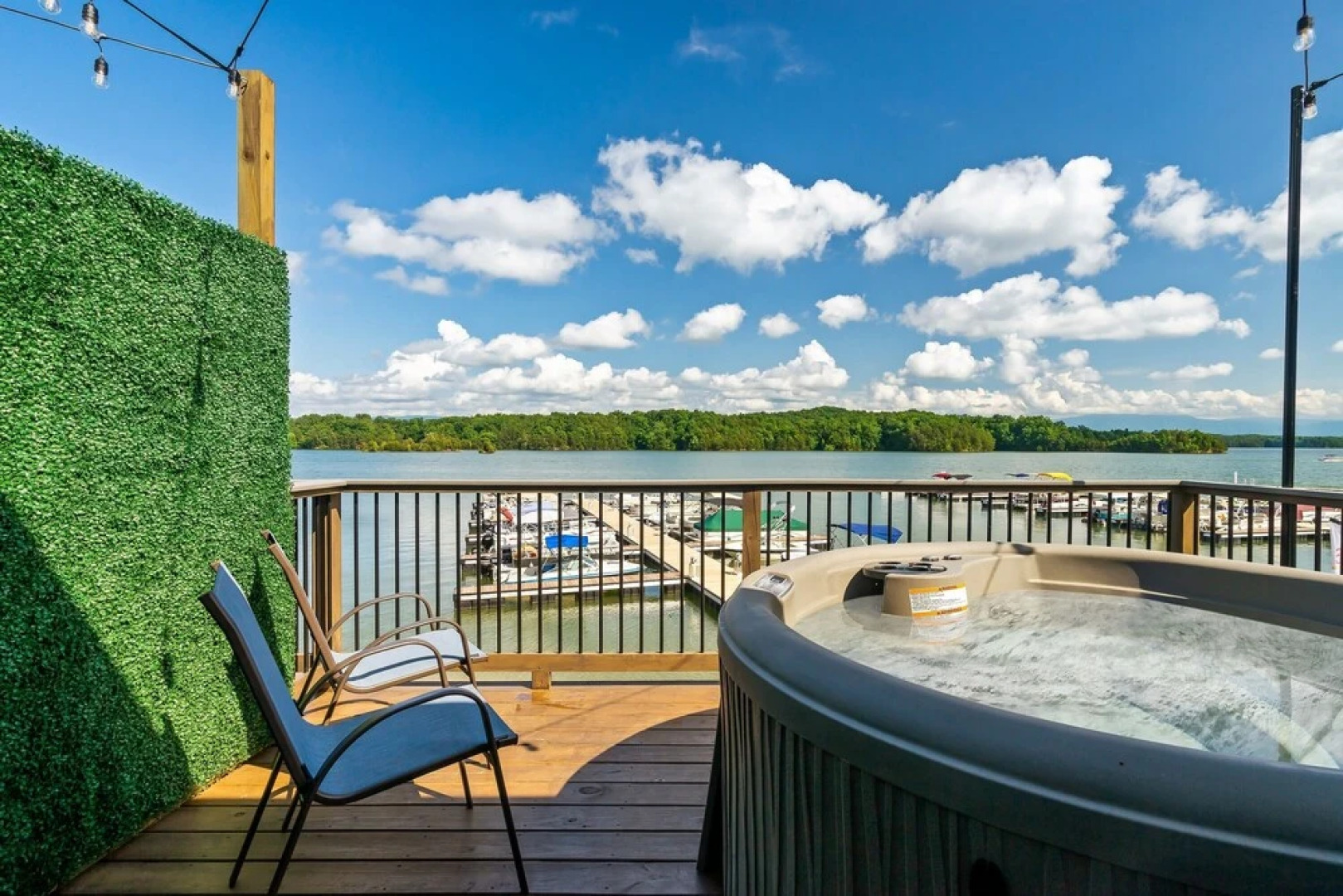 Lake Escape 1 Bedroom Villa by Redawning