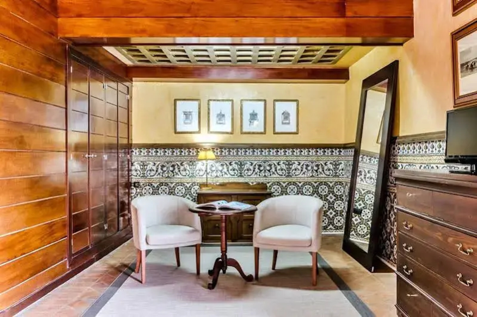 Hospedería Papa Luna