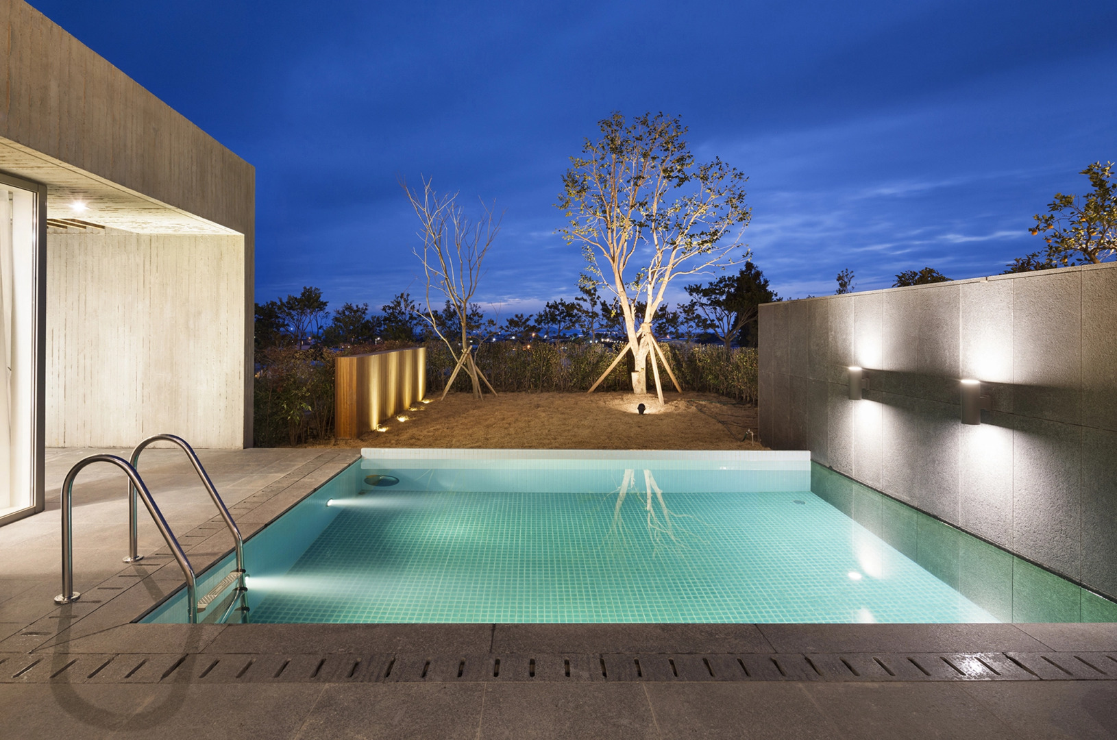 Bayhill Pool & Villa