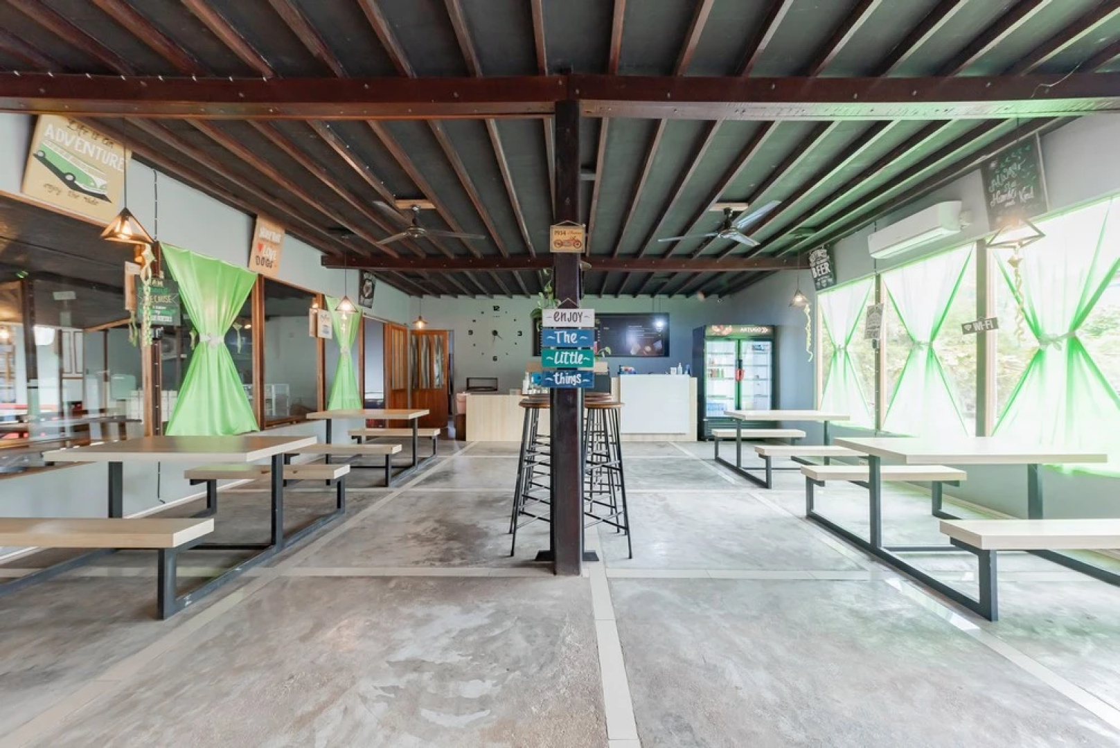 Urbanview Hotel Tropical Ketapang by RedDoorz