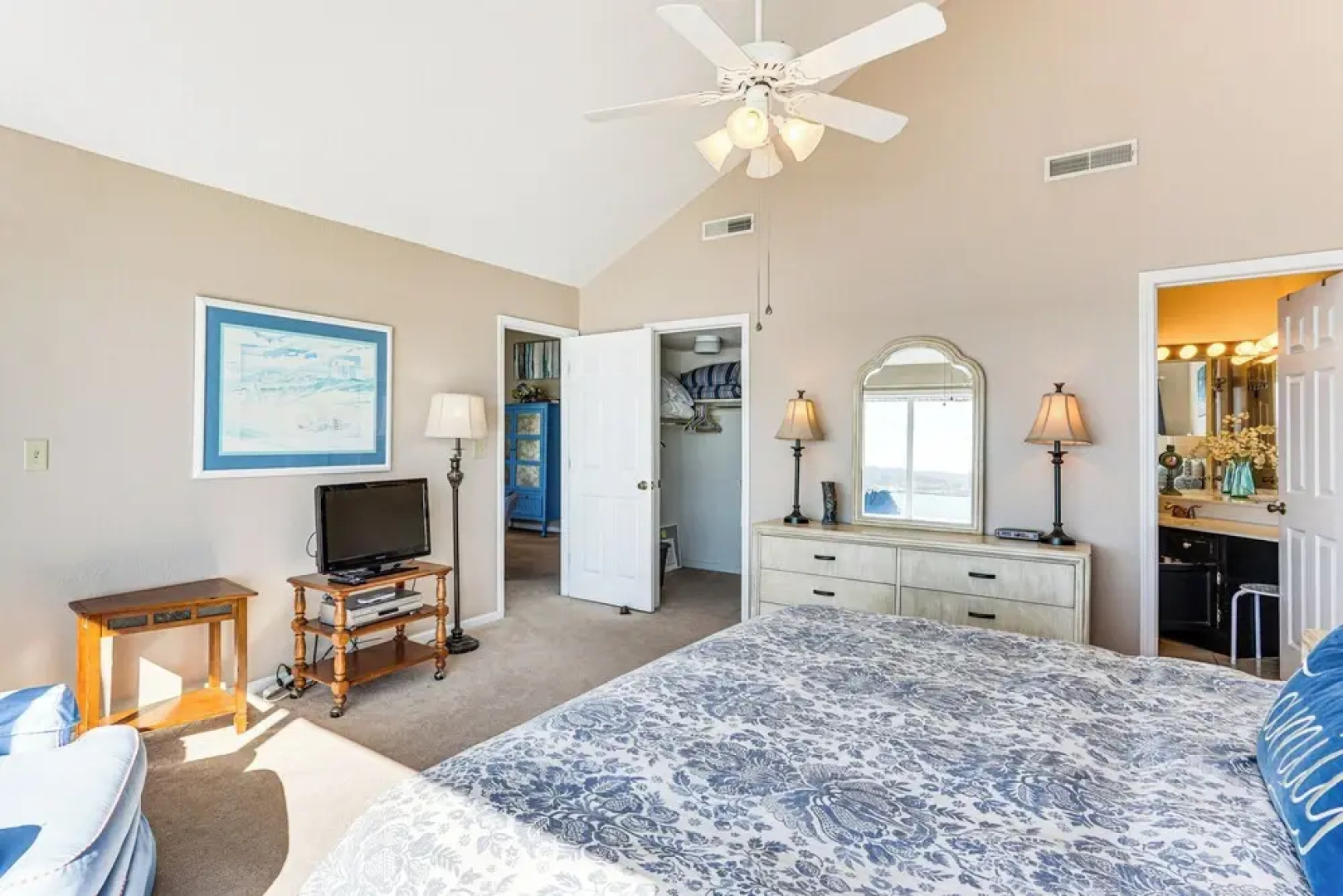 Patio, Views & Pools: Lake of the Ozarks Condo!