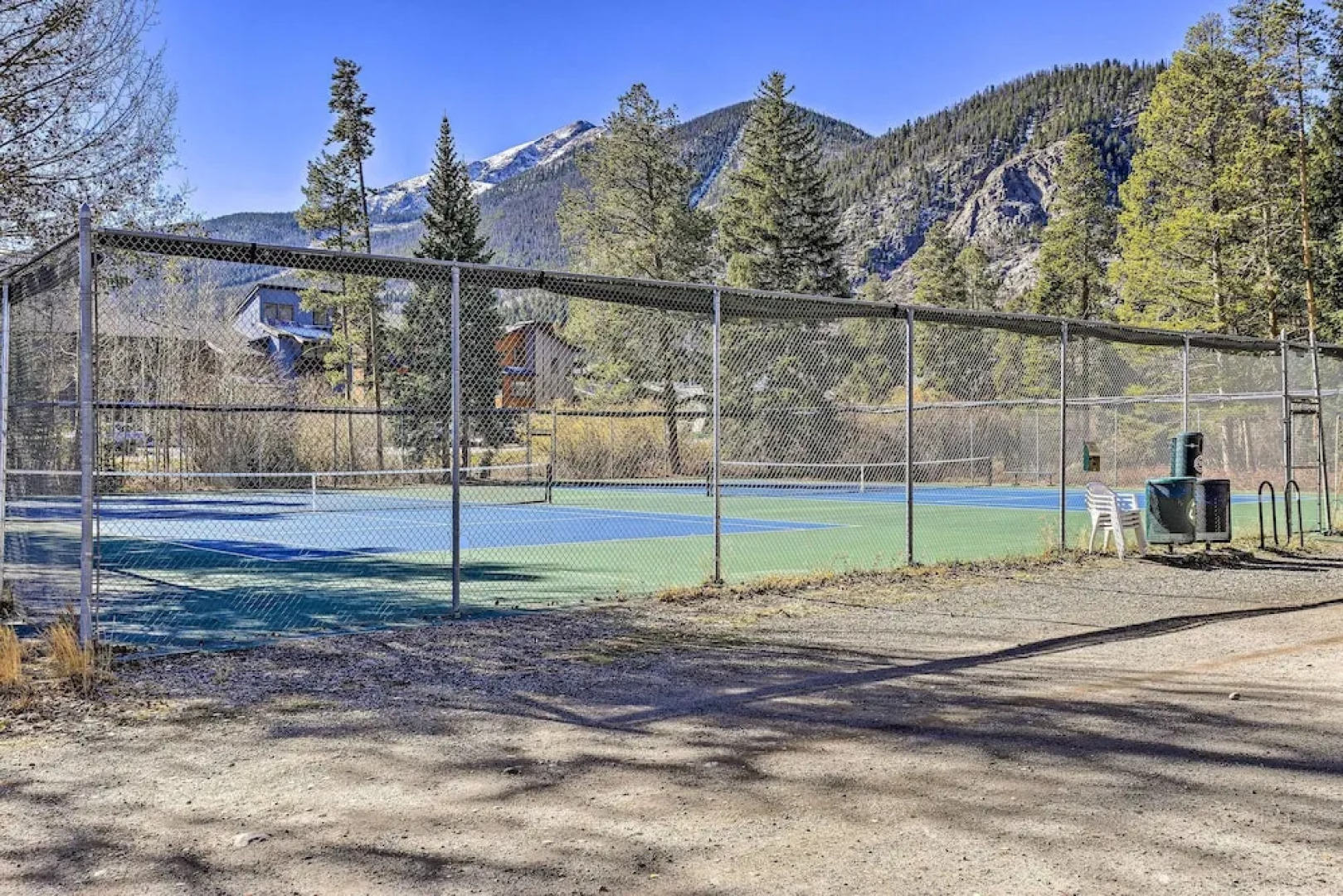 Homey Dog-friendly Retreat w/ Deck in Dtwn Frisco!