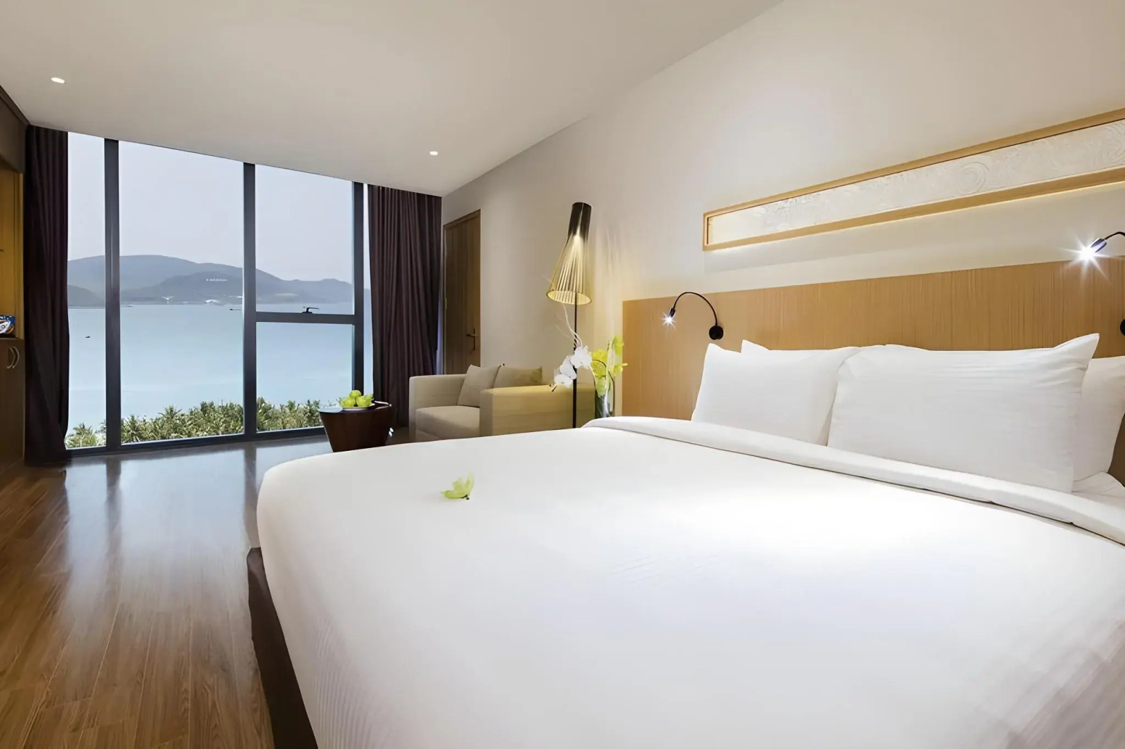 Starcity Hotel & Condotel Beachfront Nha Trang