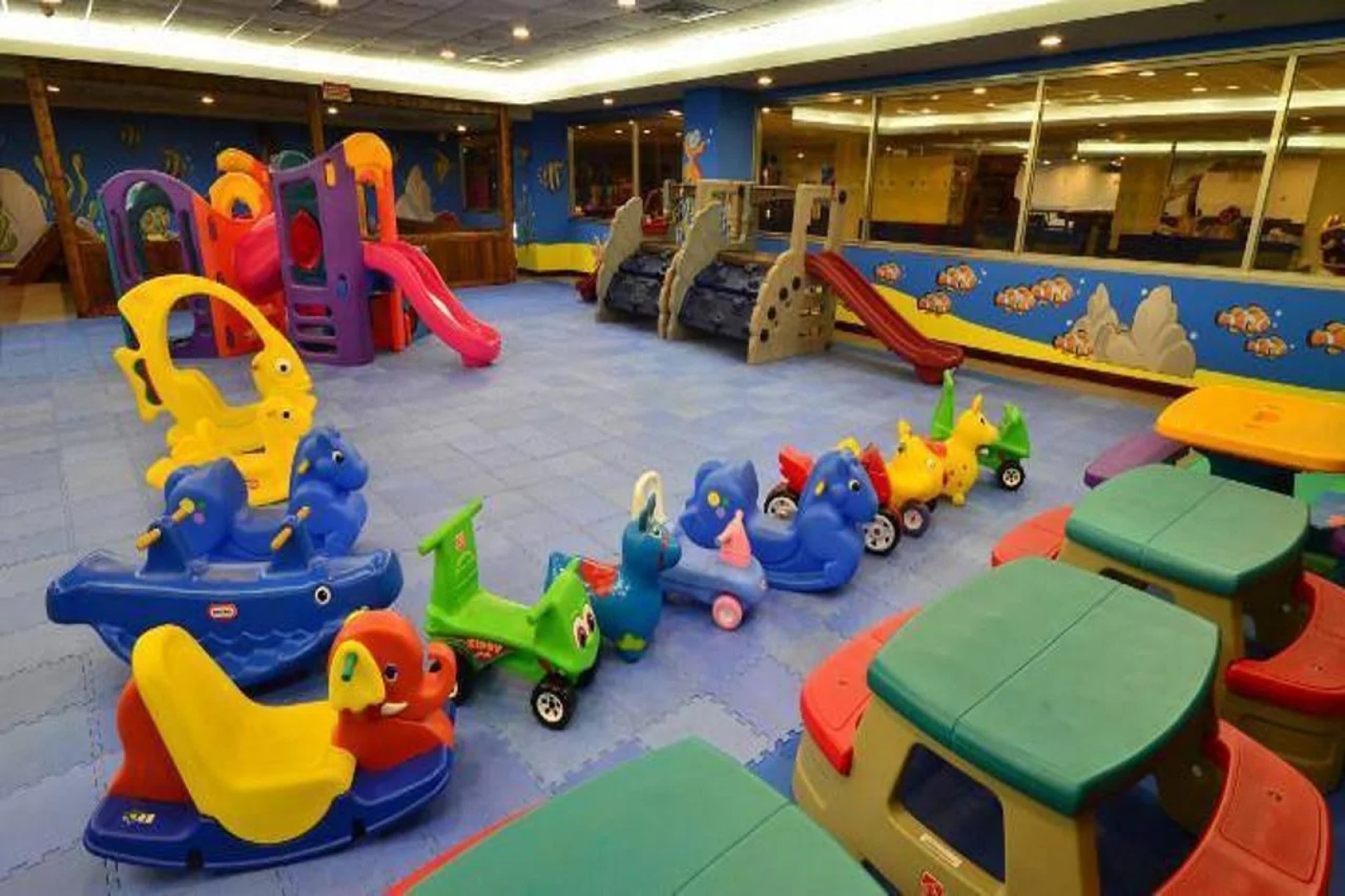 Howard Kenting Wonder House