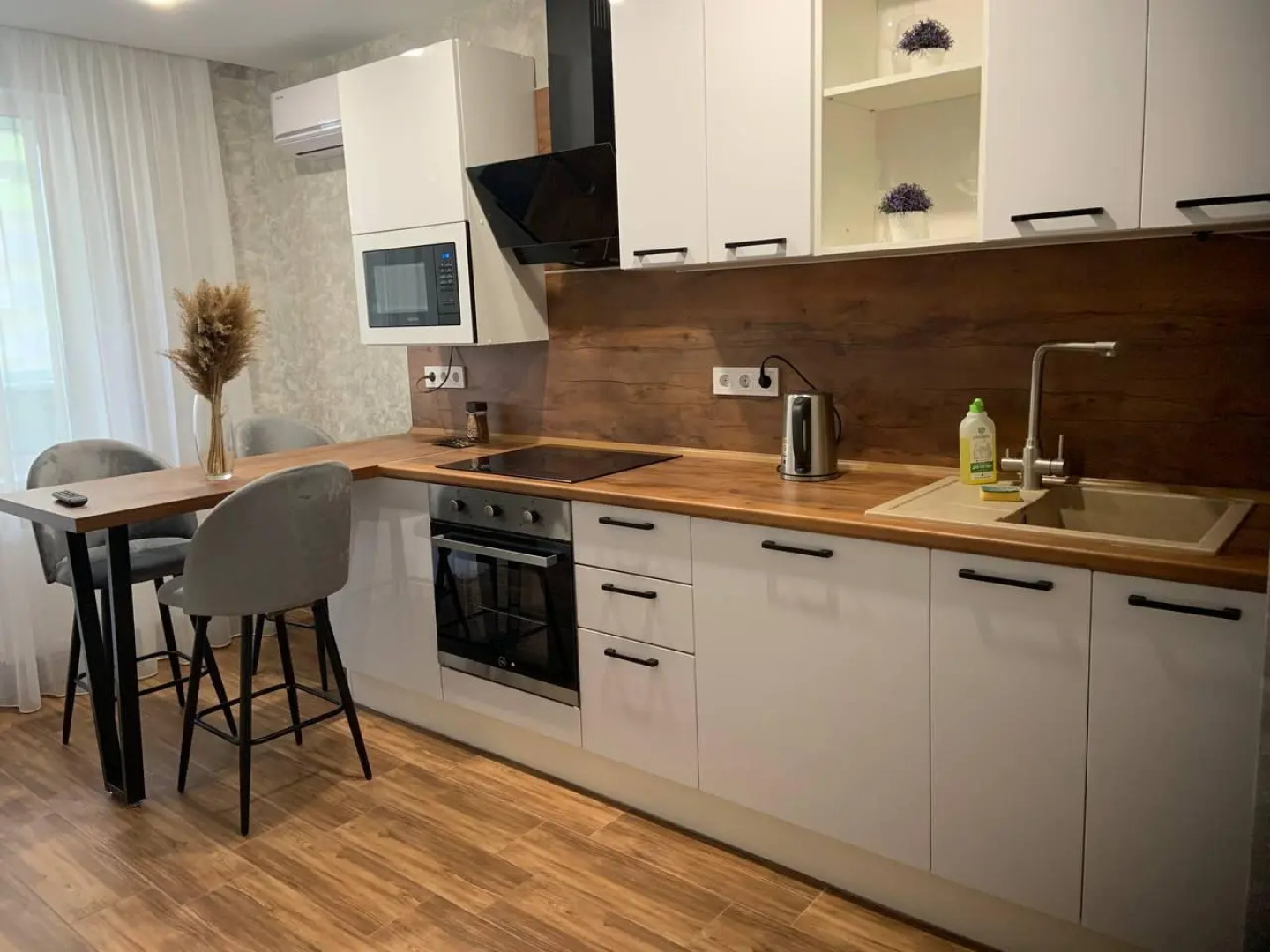 Апартаменты на улице Революционная 101Г