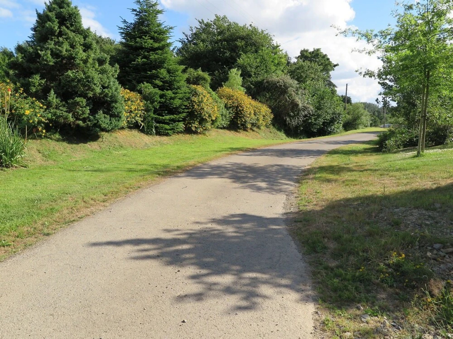 Pretty Cottage in La Chapelle-neuve Brittany With Jacuzzi