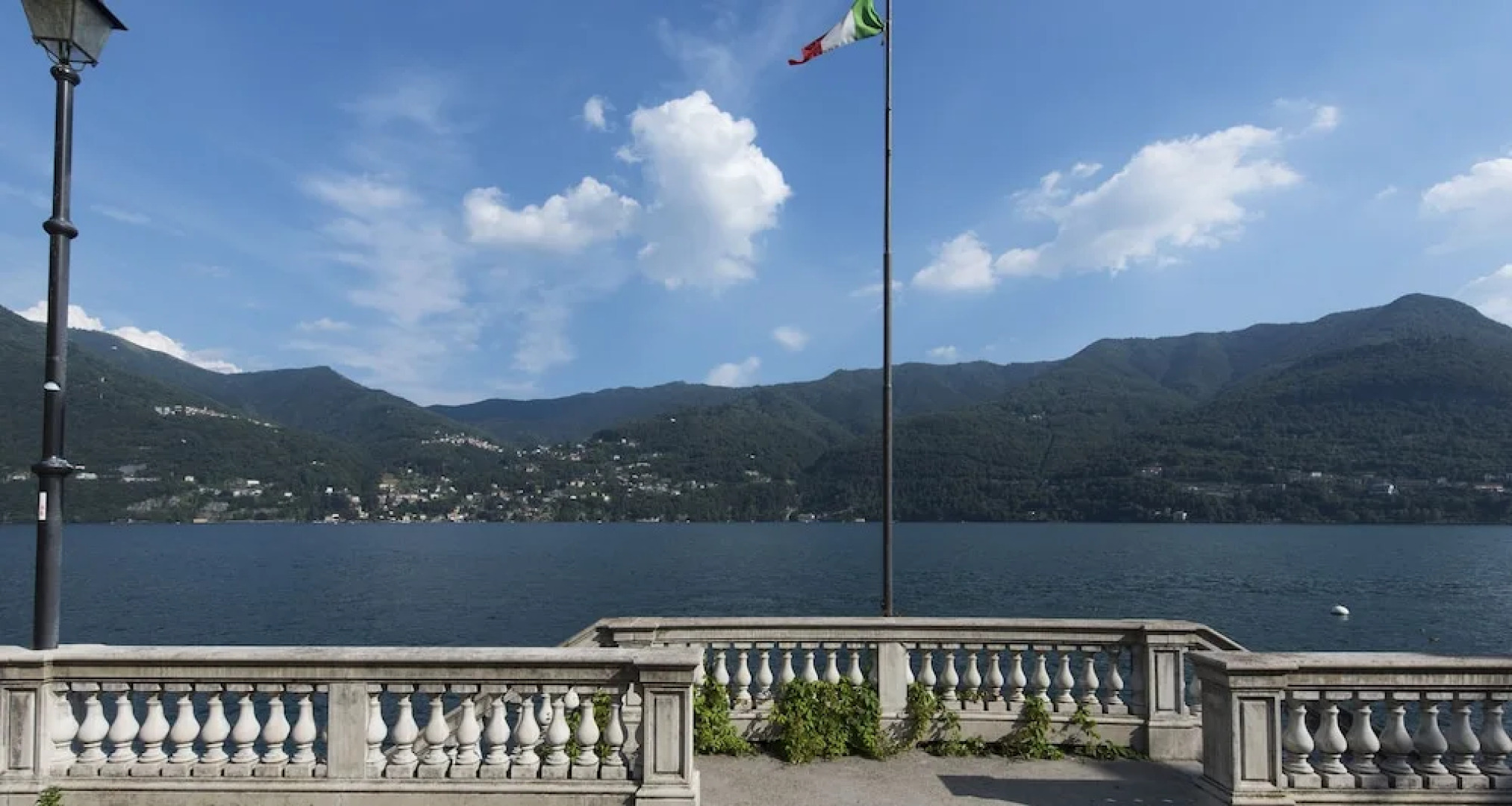 Altido Wood and White With Lake View