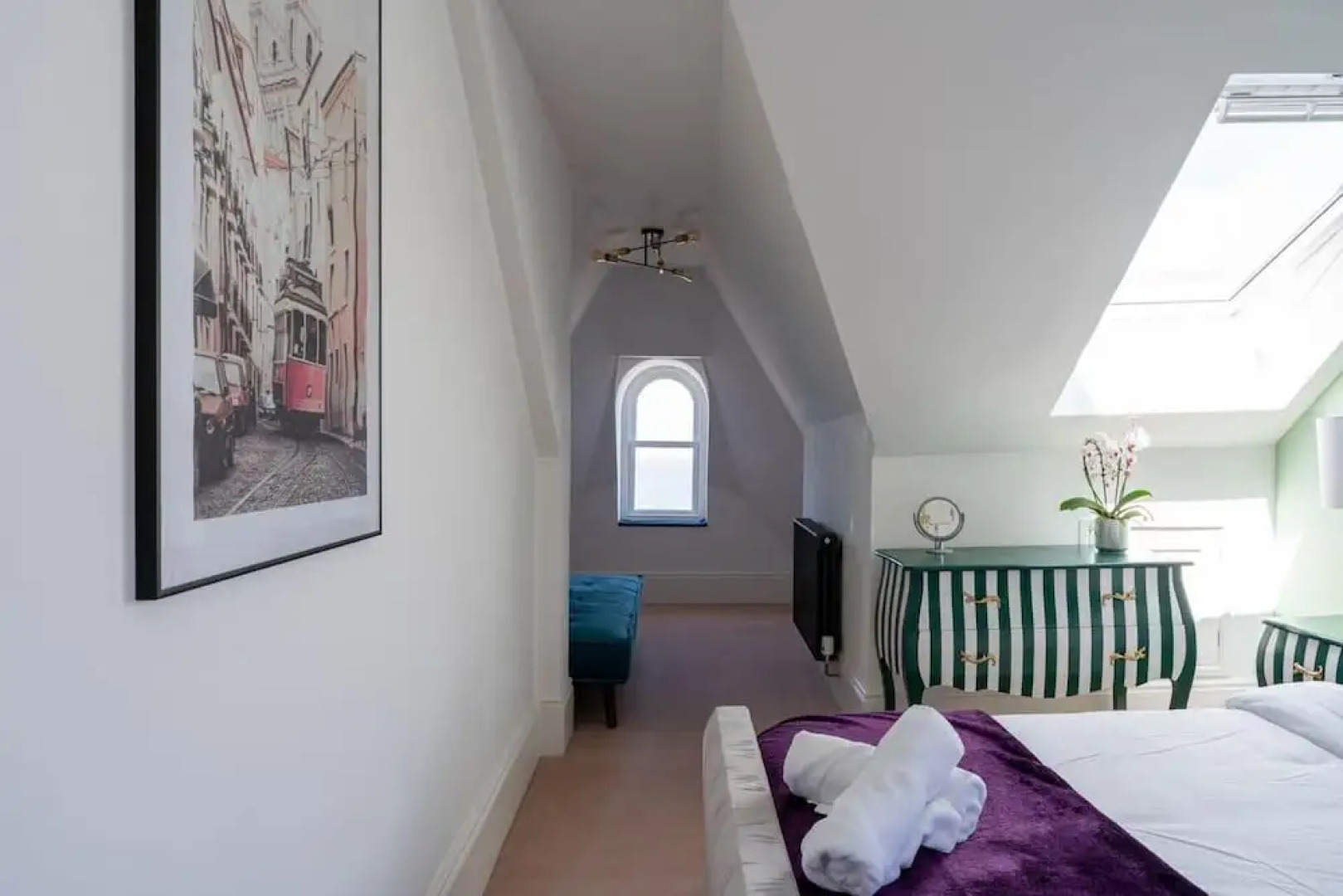 Luxury Beachfront Penthouse, Panoramic Sea Views