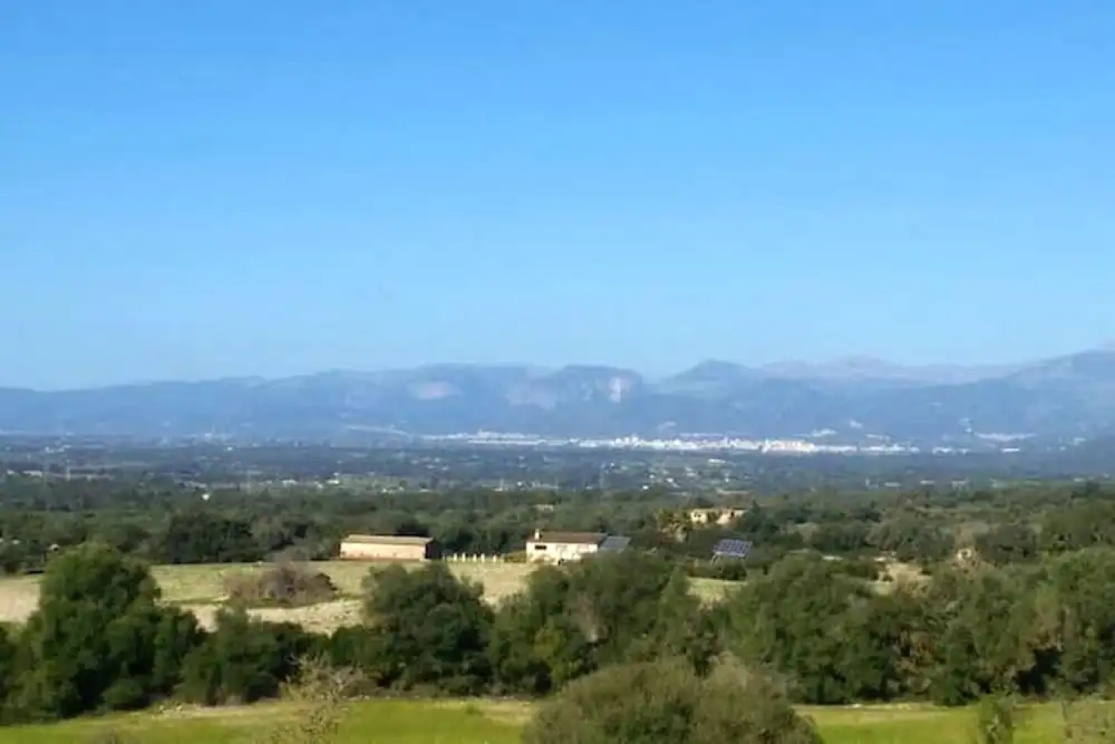 House With one Bedroom in Llubí, With Wonderful Mountain View, Shared Pool, Enclosed Garden Near the Beach